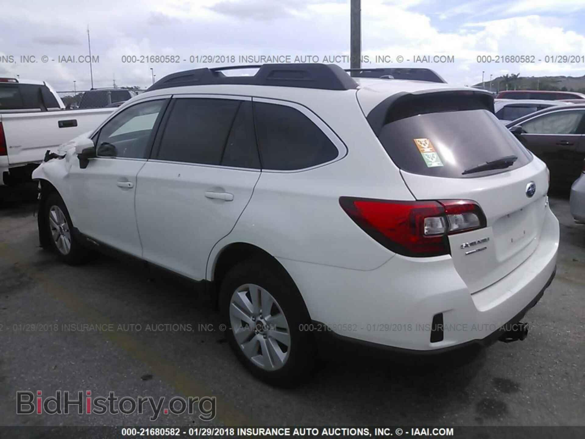 2016 Subaru Outback - VIN: 4S4BSCGC2G3249862 - Photo 3