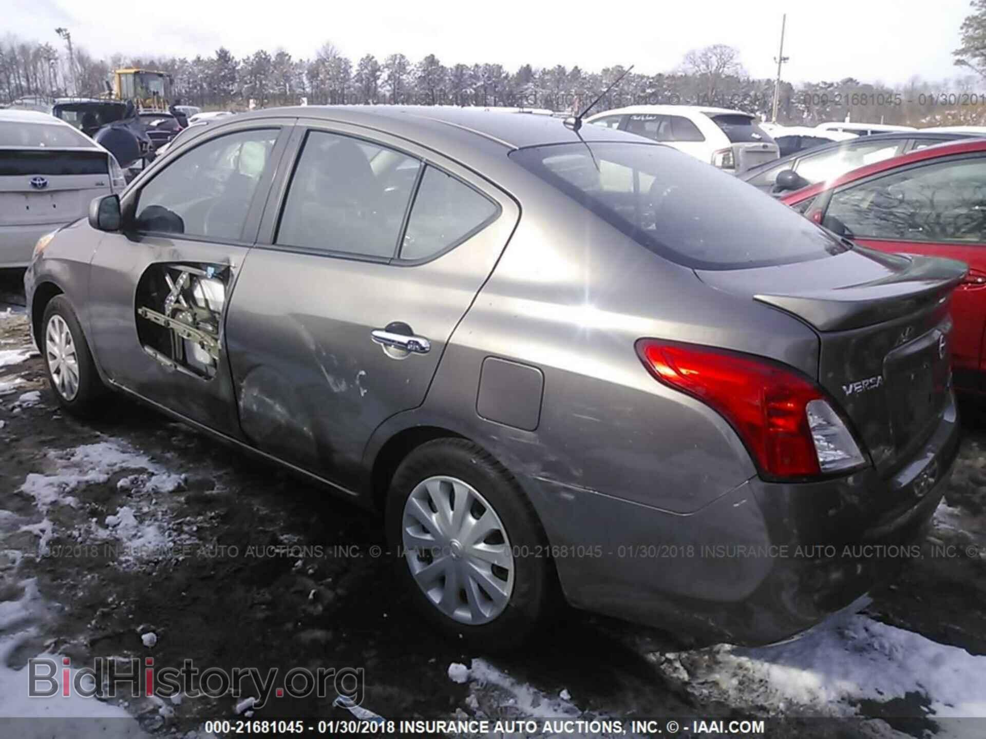 2013 Nissan Versa - VIN: 3N1CN7AP3DL884420 - Фото 3