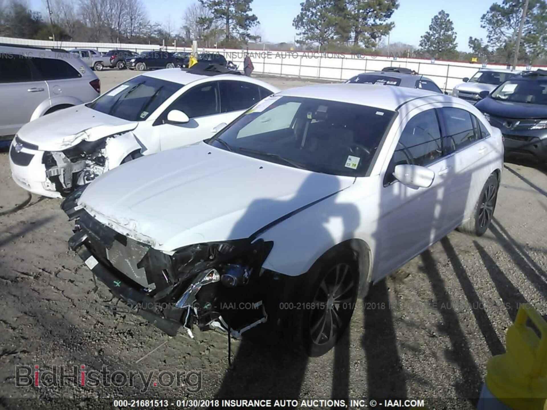2013 Chrysler 200 - VIN: 1C3CCBBB7DN701467 - Photo 2