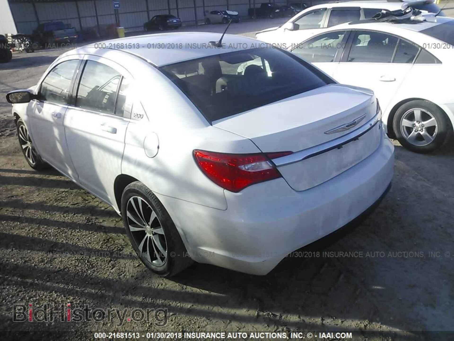 2013 Chrysler 200 - VIN: 1C3CCBBB7DN701467 - Photo 3