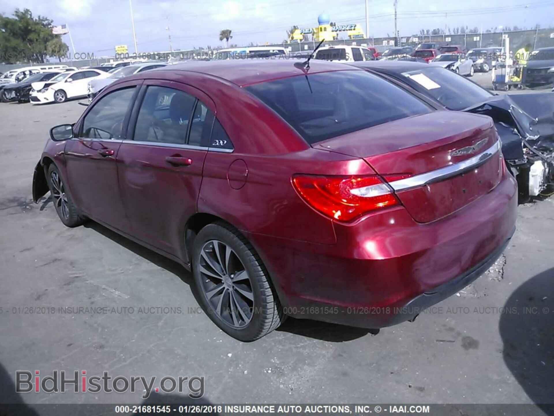 2014 Chrysler 200 - VIN: 1C3CCBBG7EN178920 - Photo 3