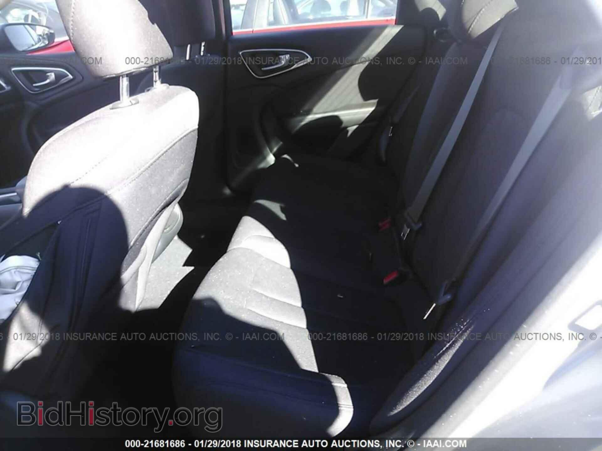 2016 Chrysler 200 - VIN: 1C3CCCFB1GN191542 - Photo 8