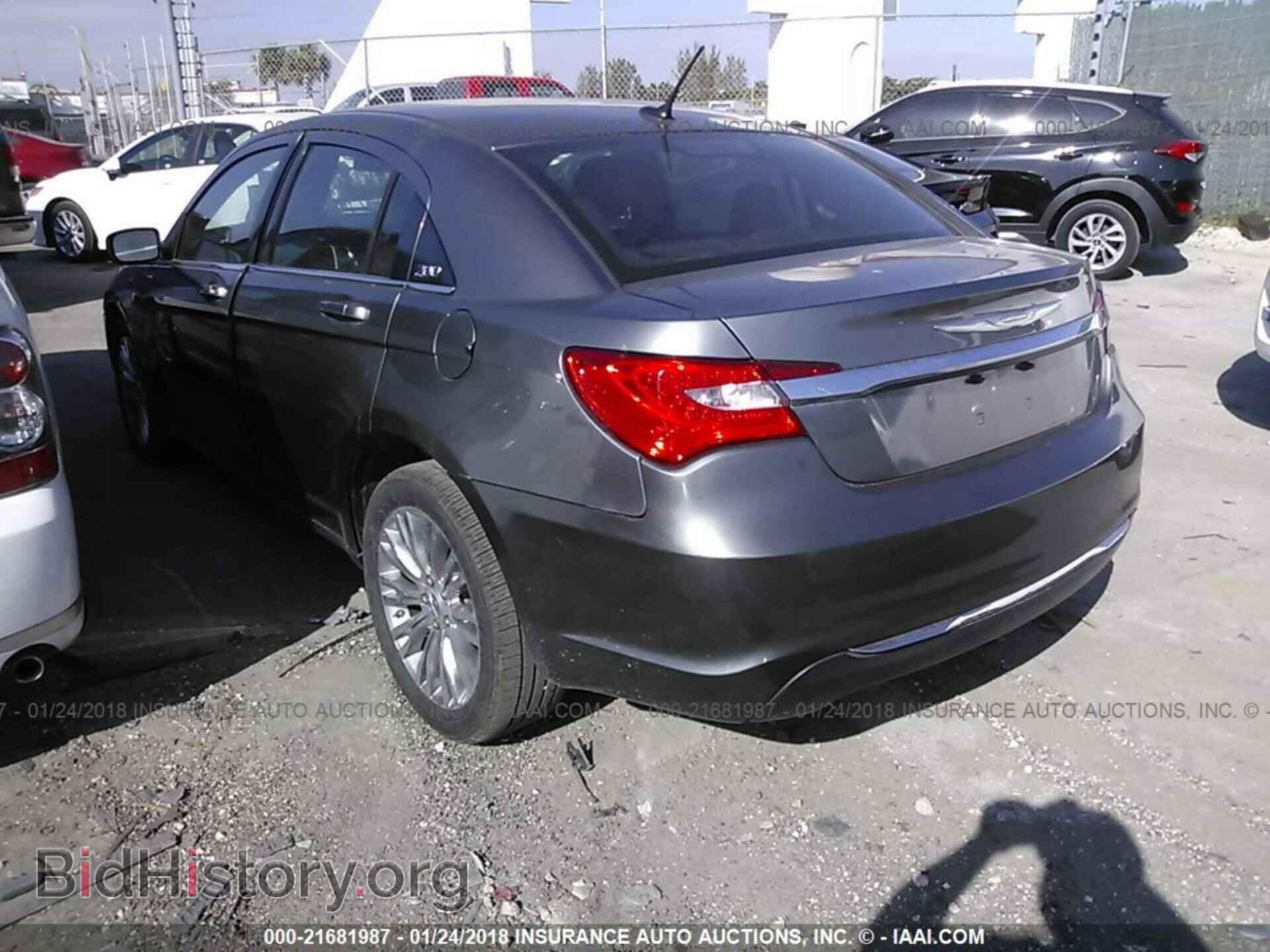 2013 Chrysler 200 - VIN: 1C3CCBBB4DN672896 - Фото 3