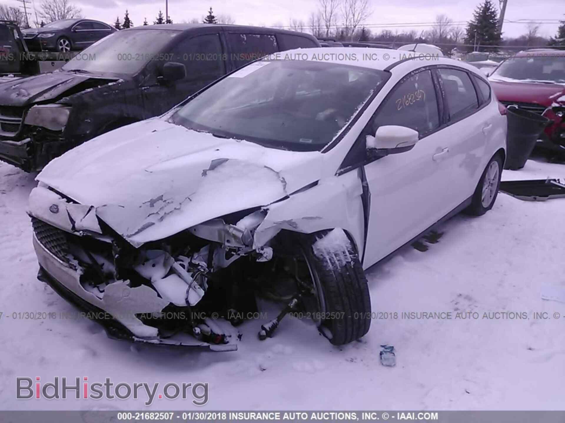 2017 Ford Focus - VIN: 1FADP3K26HL259539 - Photo 2