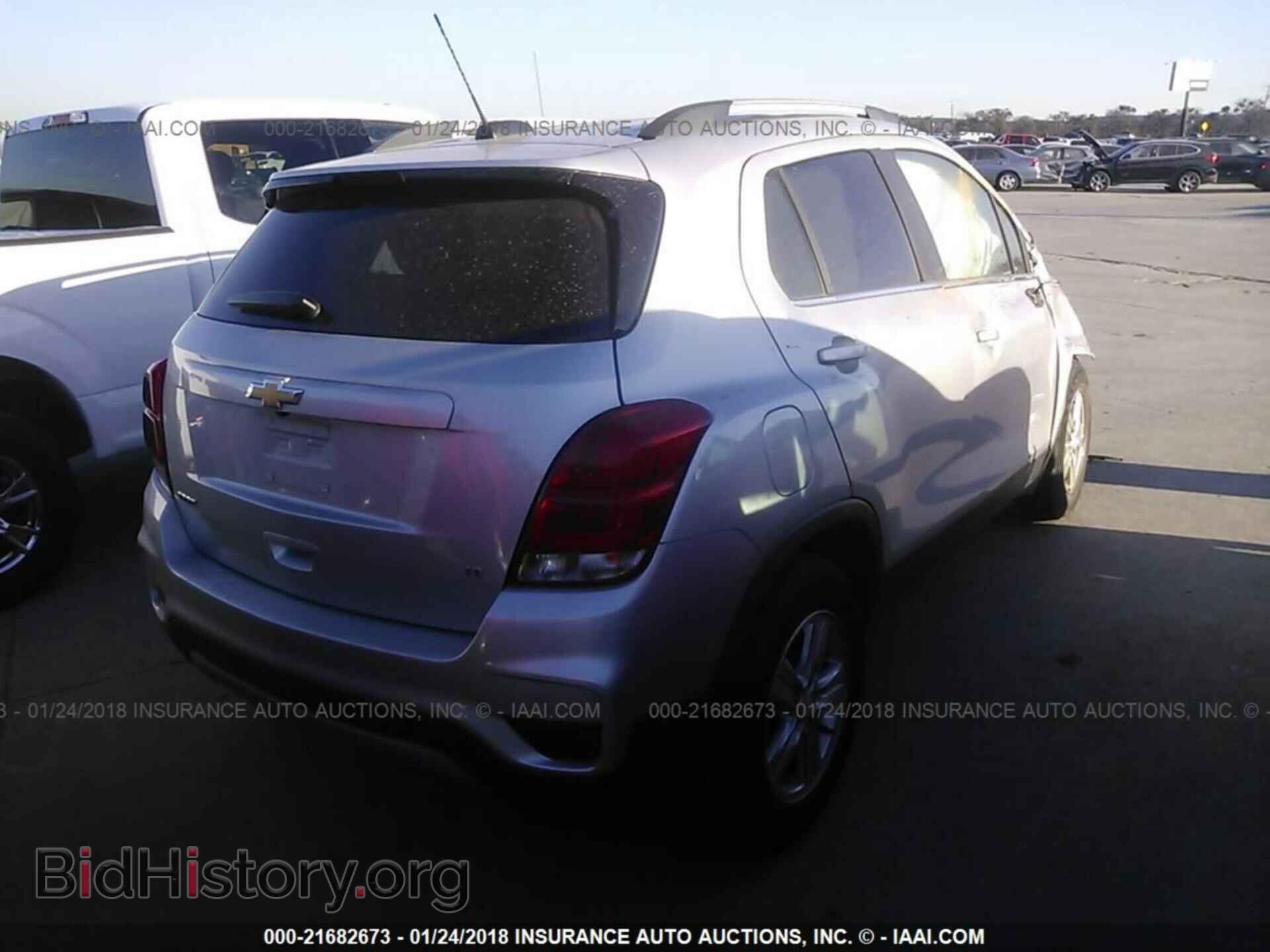2017 Chevrolet Trax - VIN: 3GNCJLSB3HL164391 - Фото 4