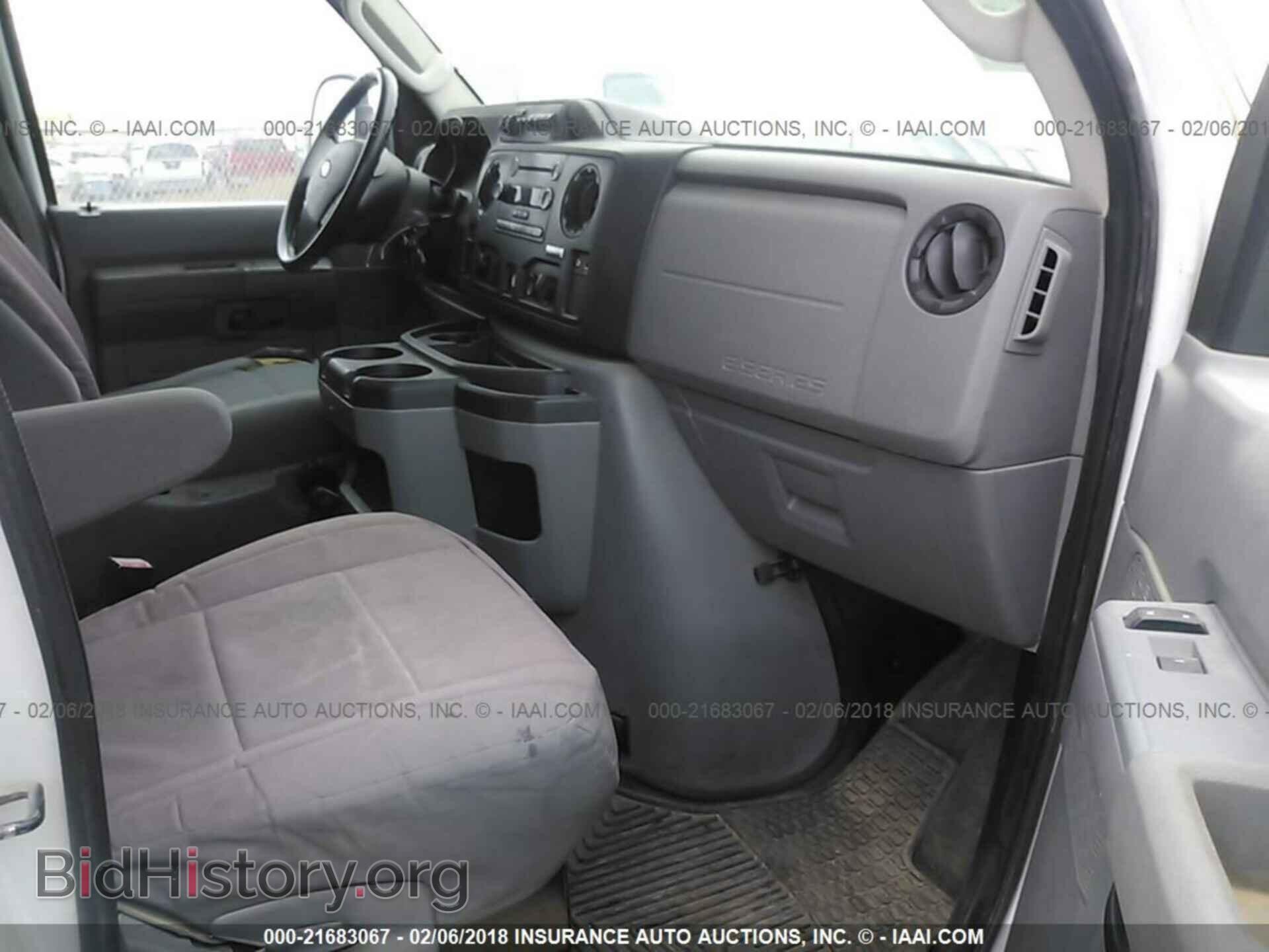 2011 Ford Econoline - VIN: 1FTSS3ES0BDA37723 - Фото 2