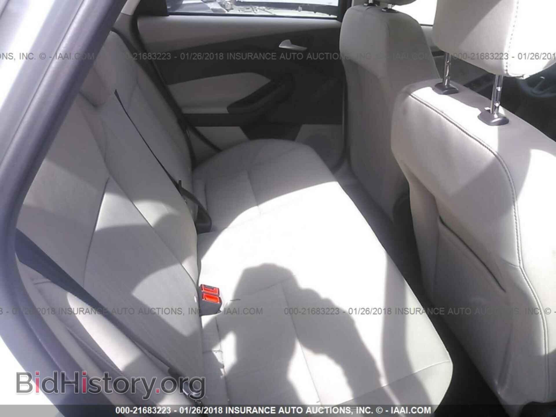 2018 Ford Focus - VIN: 1FADP3F2XJL225216 - Фото 8