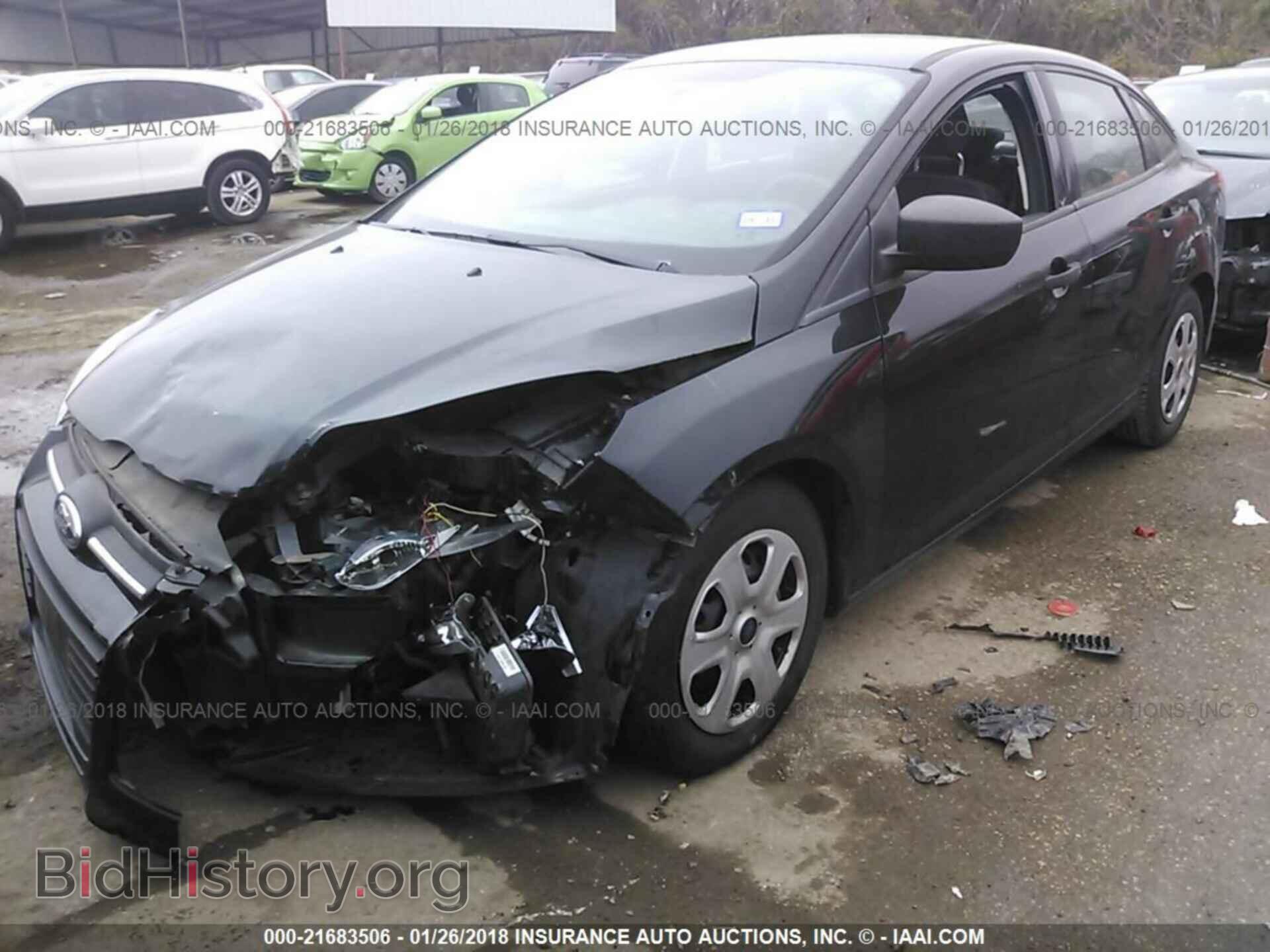 2013 Ford Focus - VIN: 1FADP3E2XDL262966 - Фото 2
