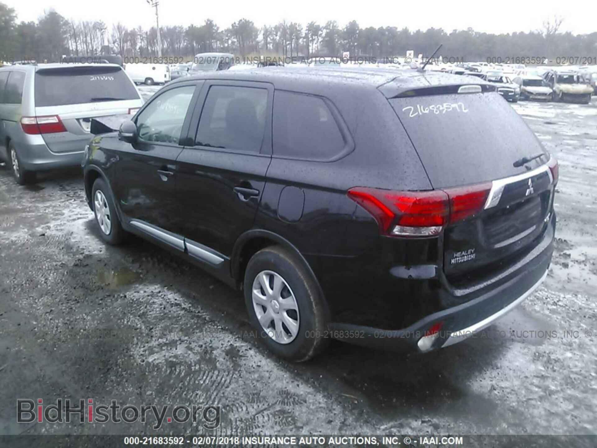 2016 Mitsubishi Outlander - VIN: JA4AZ3A37GZ002395 - Фото 3