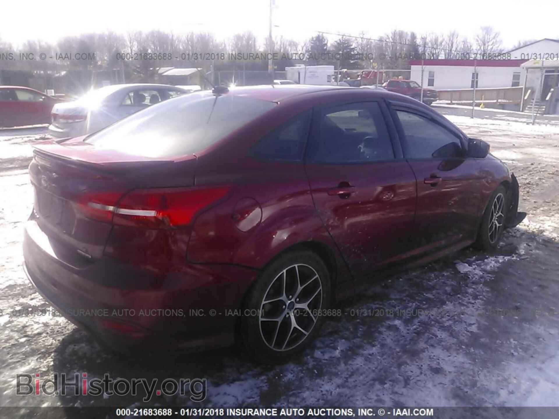2016 Ford Focus - VIN: 1FADP3F20GL374257 - Фото 4