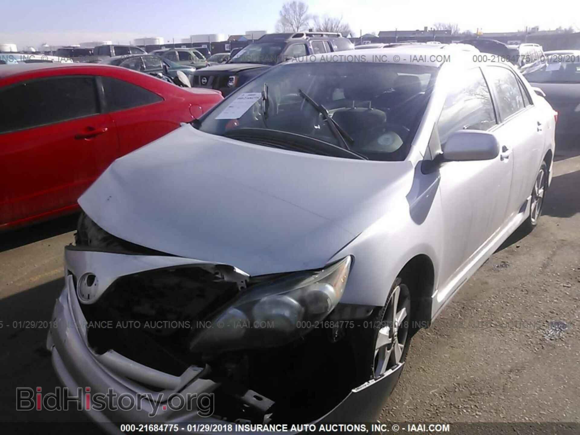 2011 Toyota Corolla - VIN: 2T1BU4EEXBC561601 - Photo 2