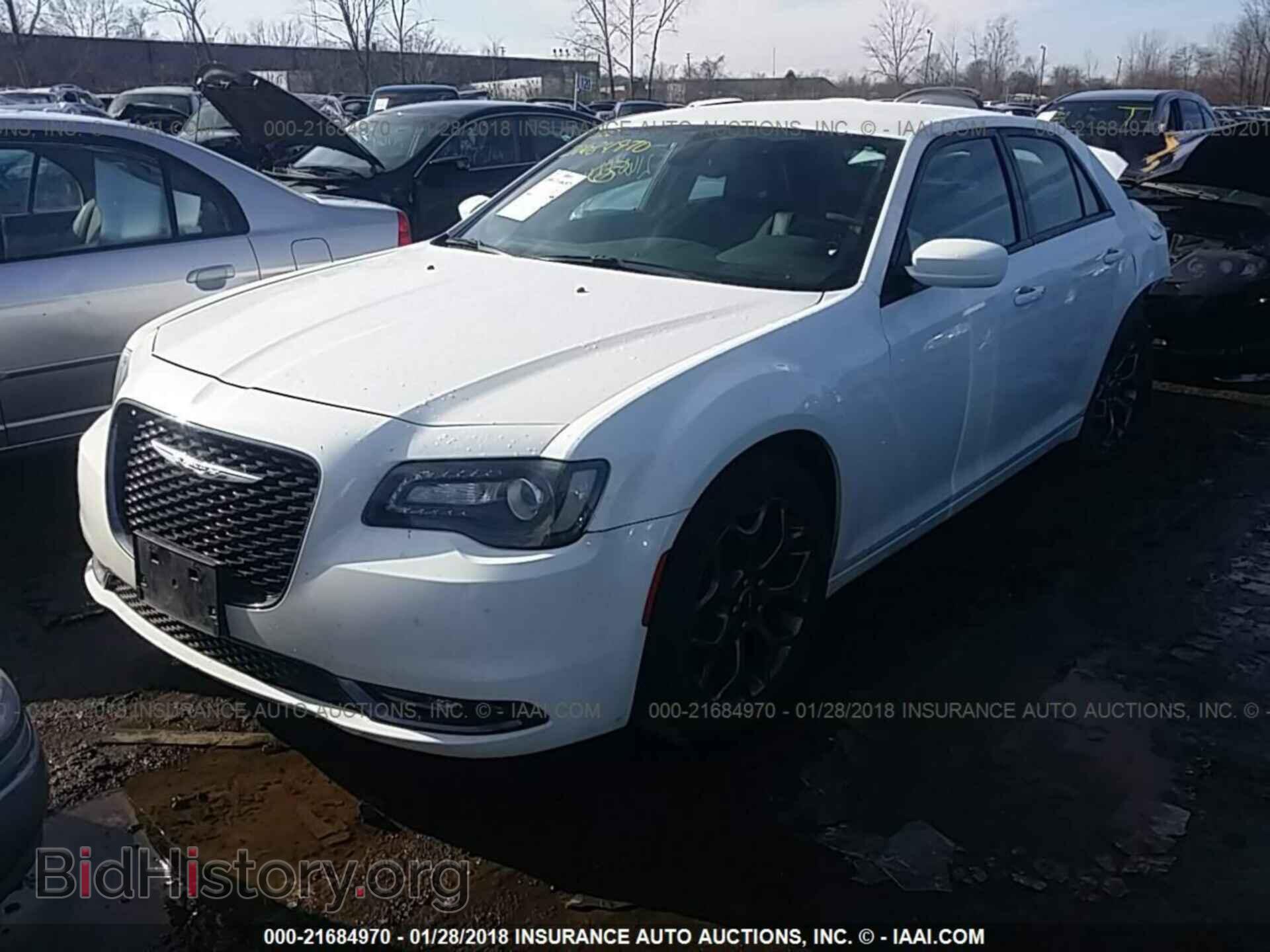 2017 Chrysler 300 - VIN: 2C3CCAGG8HH540365 - Photo 2