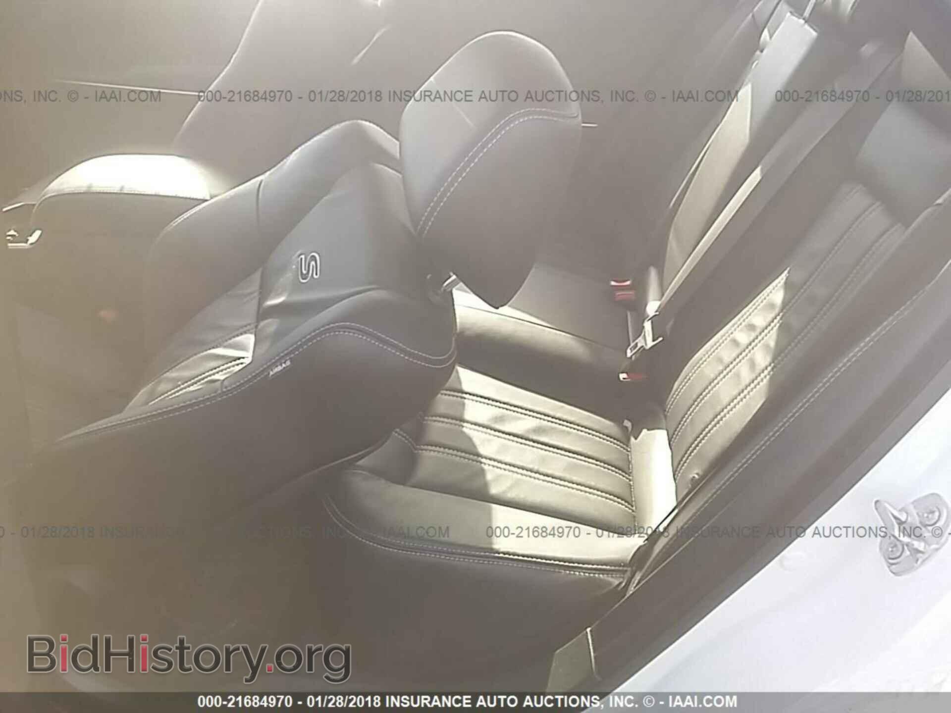 2017 Chrysler 300 - VIN: 2C3CCAGG8HH540365 - Photo 8