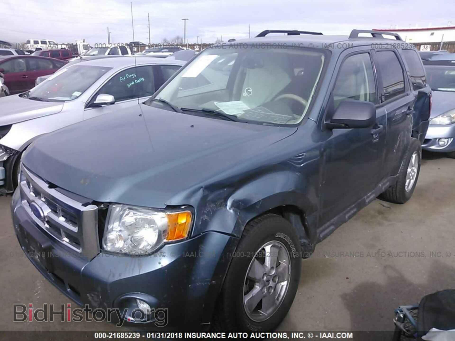 2012 Ford Escape - VIN: 1FMCU9D7XCKB67225 - Photo 2