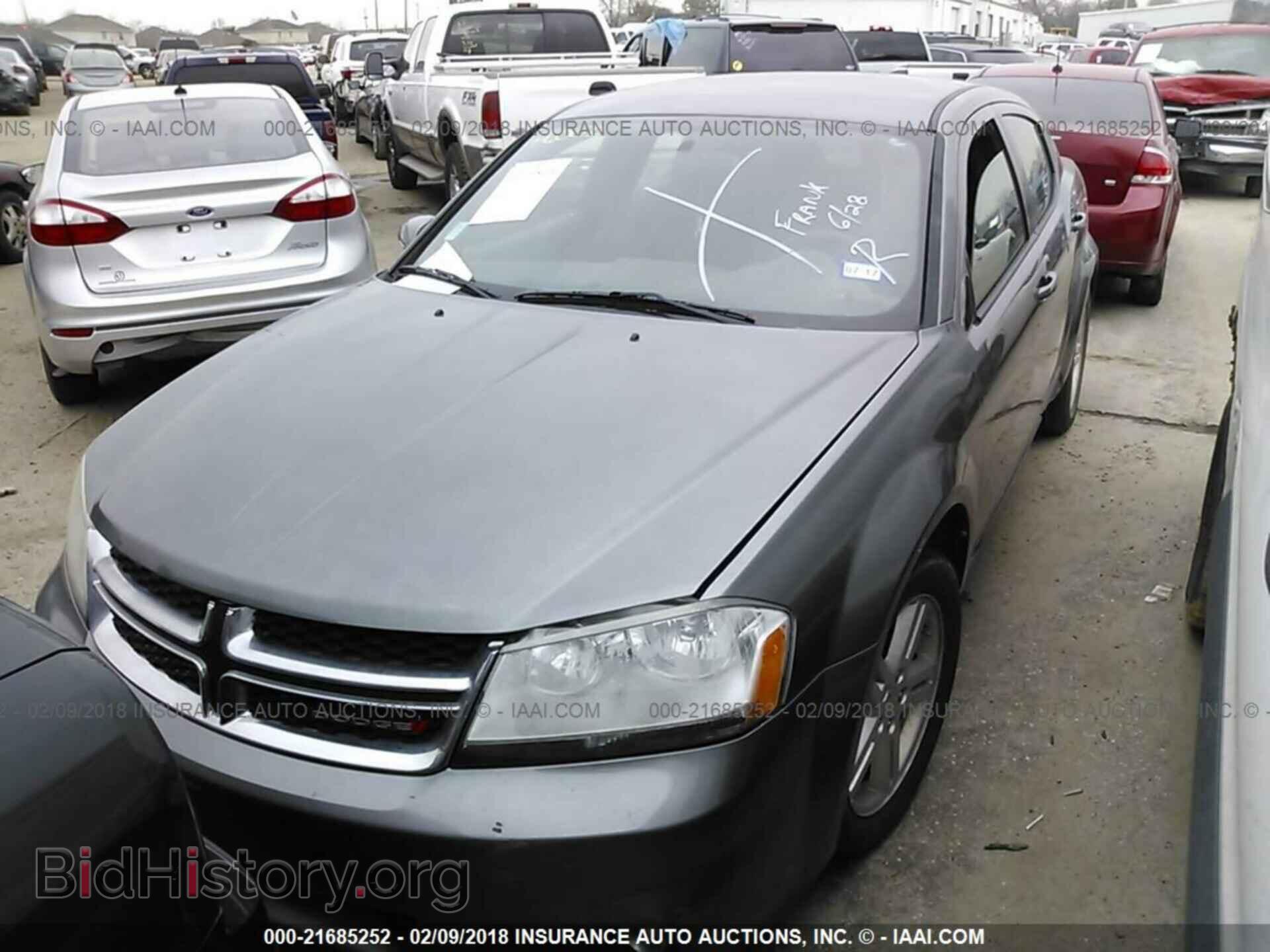 2013 Dodge Avenger - VIN: 1C3CDZCB1DN590614 - Фото 2