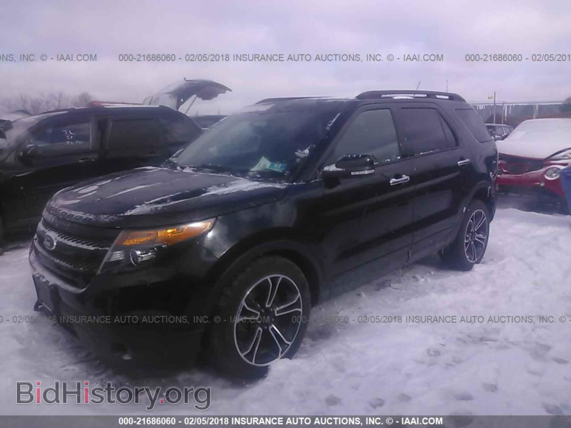 2013 Ford Explorer - VIN: 1FM5K8GT7DGB52252 - Photo 2