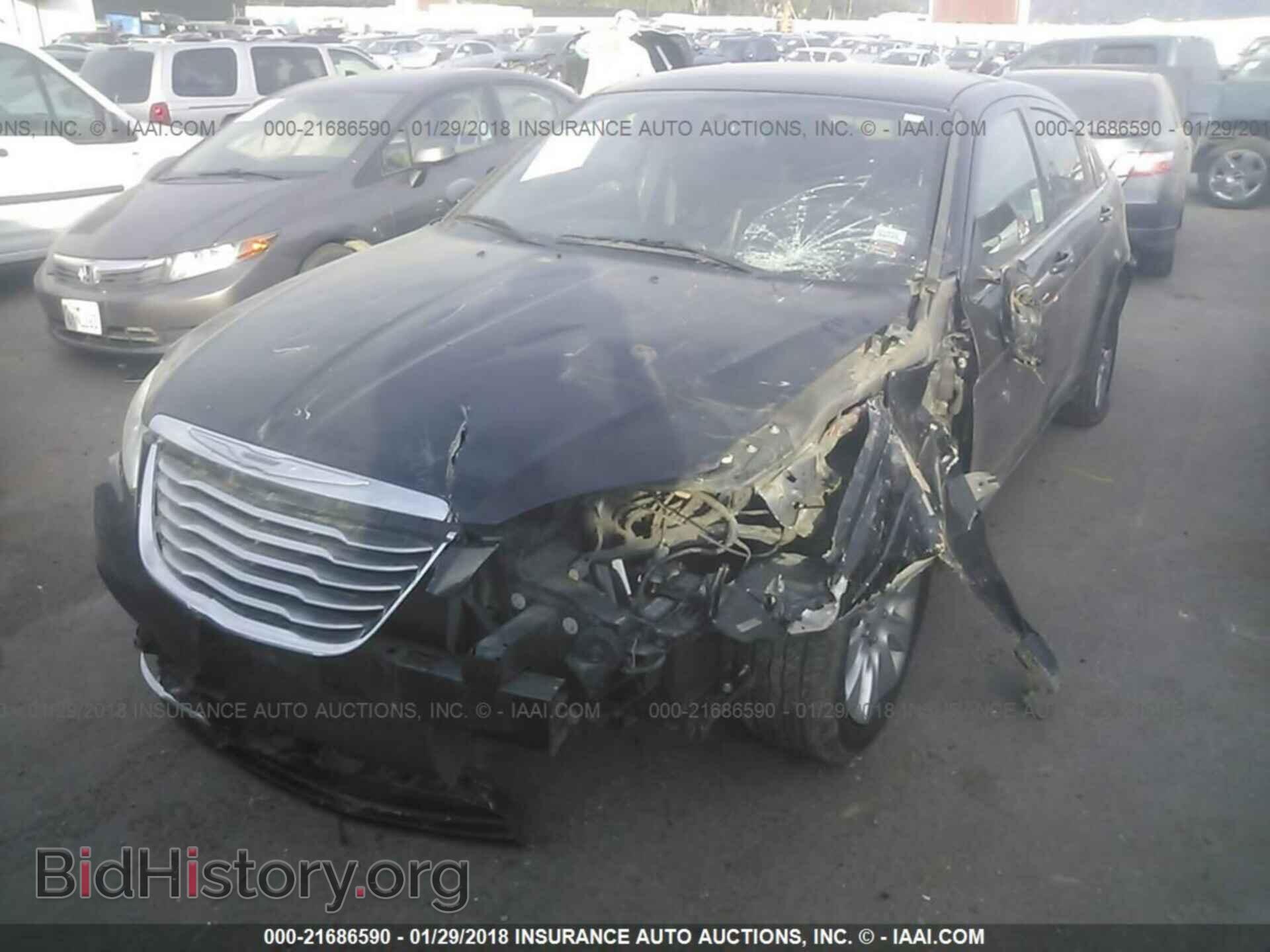 2012 Chrysler 200 - VIN: 1C3CCBAB9CN320610 - Фото 2