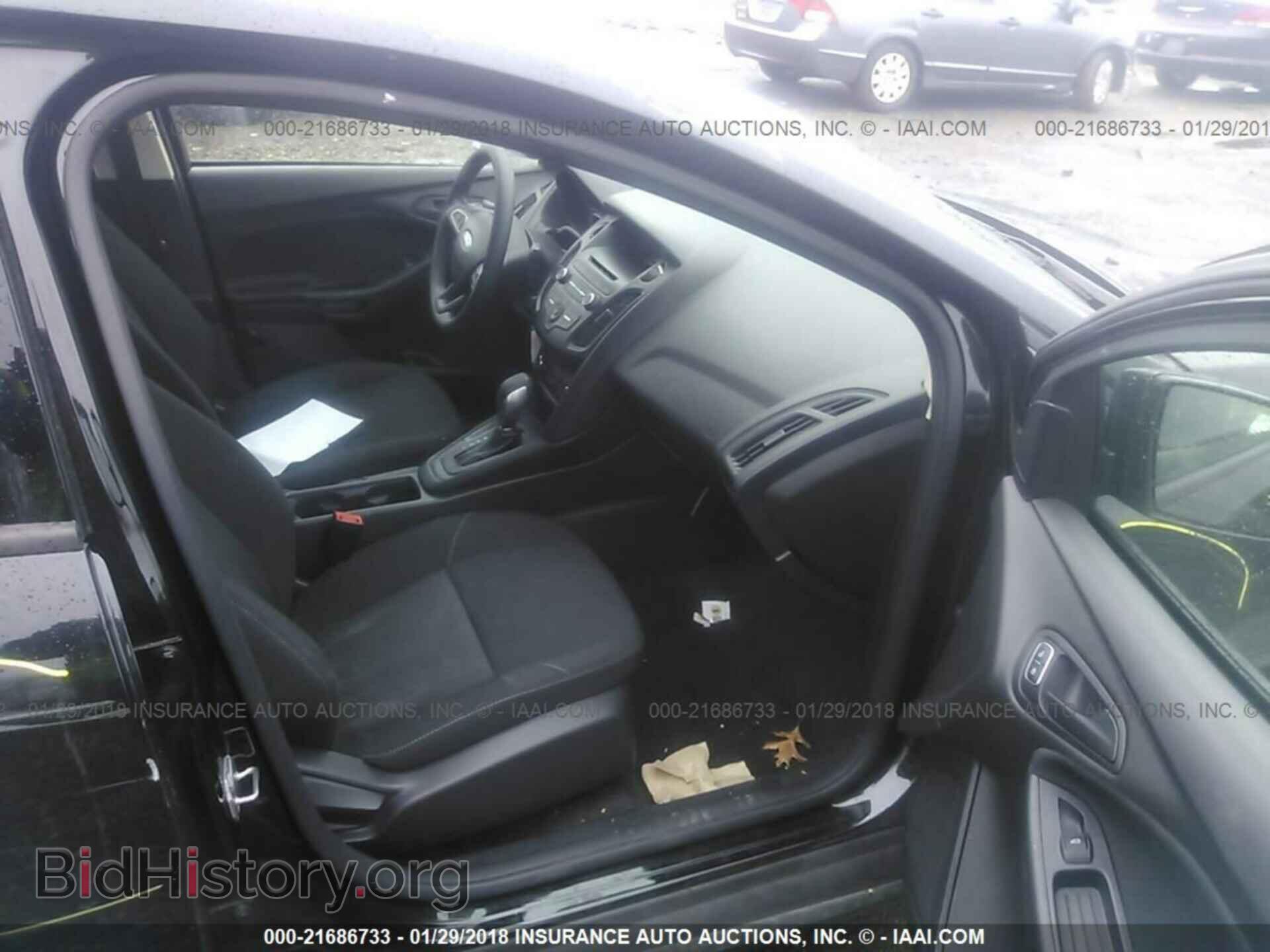 2015 Ford Focus - VIN: 1FADP3E24FL312084 - Photo 5