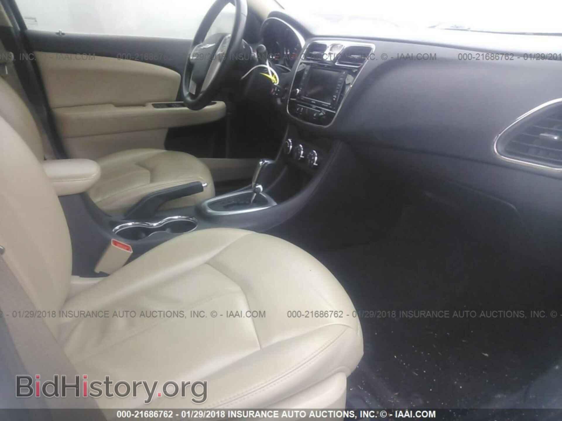 2012 Chrysler 200 - VIN: 1C3CCBCB3CN162326 - Photo 5