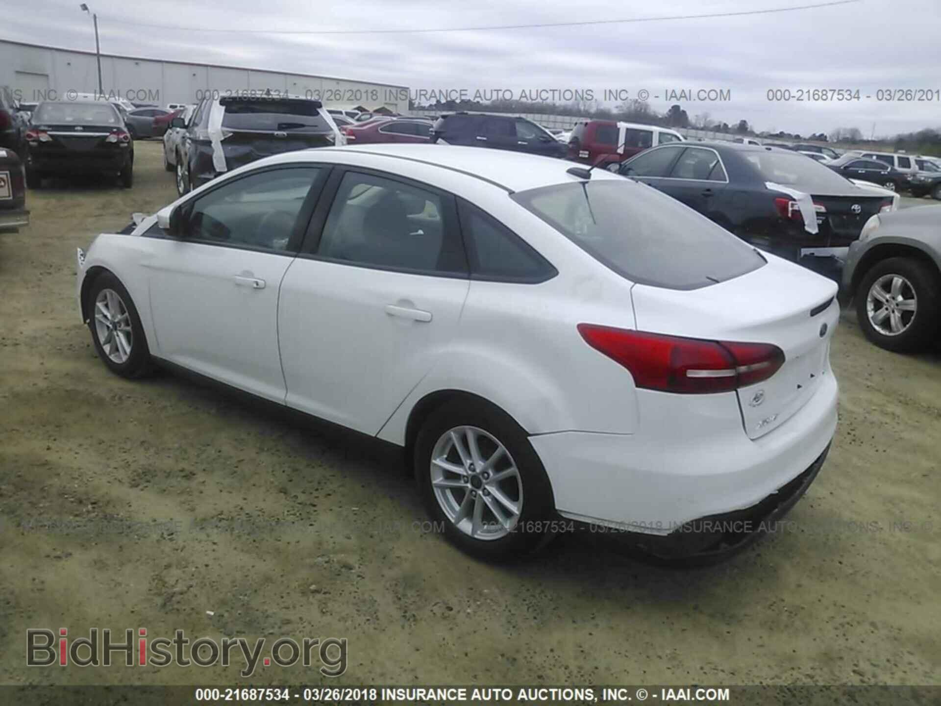 2017 Ford Focus - VIN: 1FADP3F2XHL201704 - Photo 3
