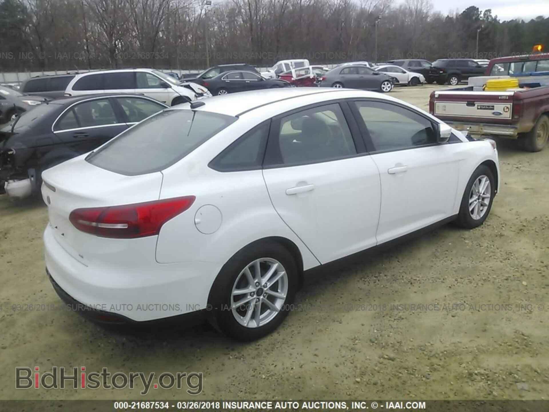 2017 Ford Focus - VIN: 1FADP3F2XHL201704 - Photo 4