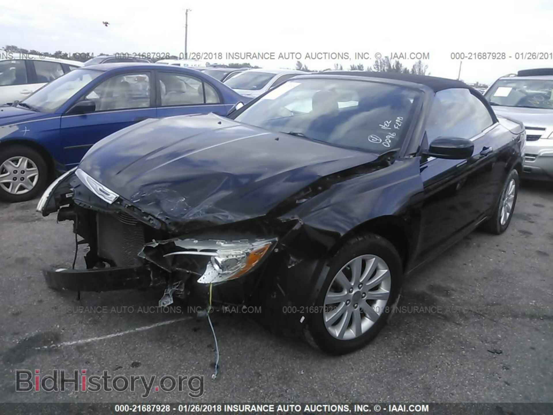 2013 Chrysler 200 - VIN: 1C3BCBEB5DN560096 - Фото 2