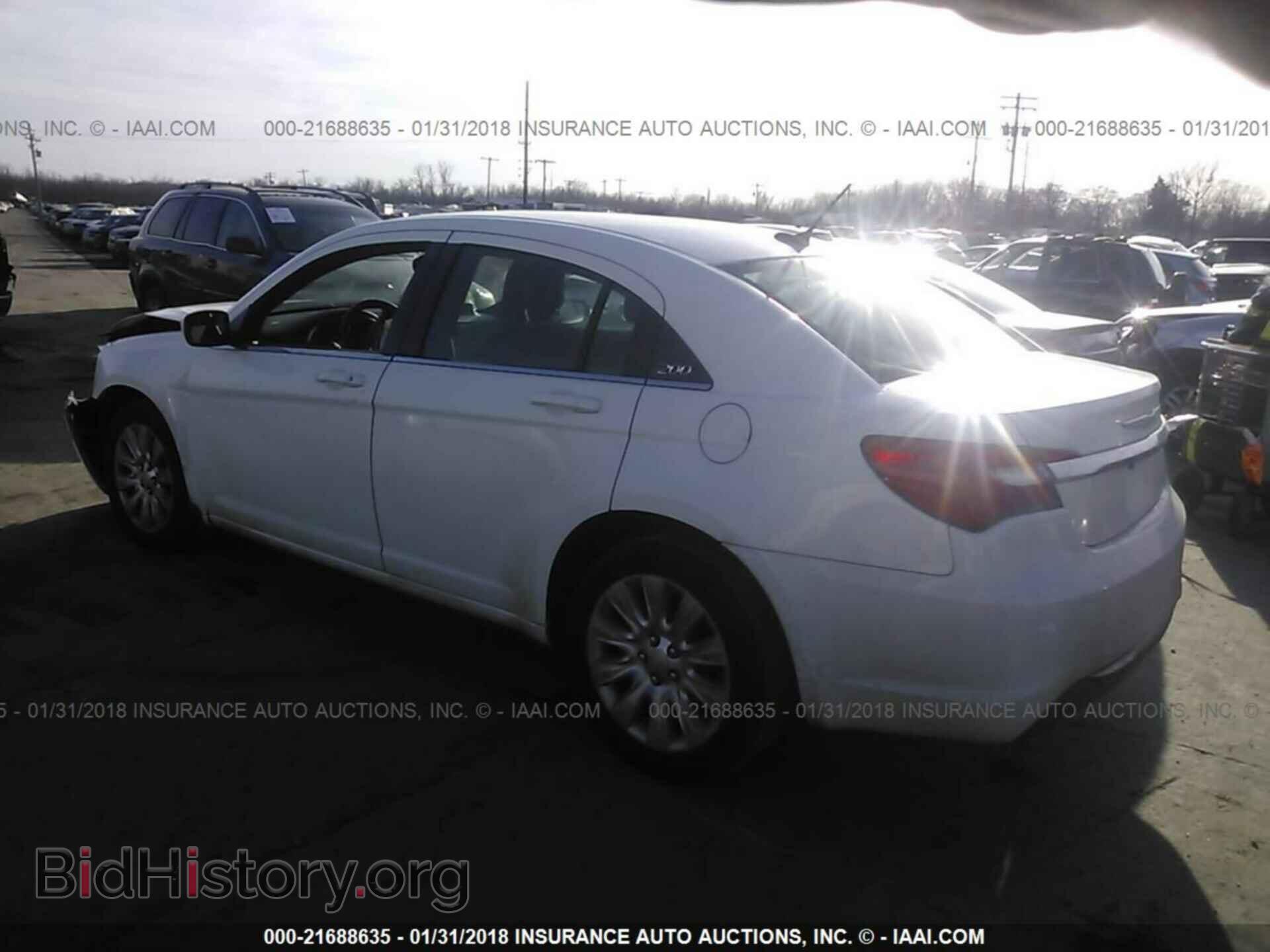 2013 Chrysler 200 - VIN: 1C3CCBAB1DN686174 - Photo 3
