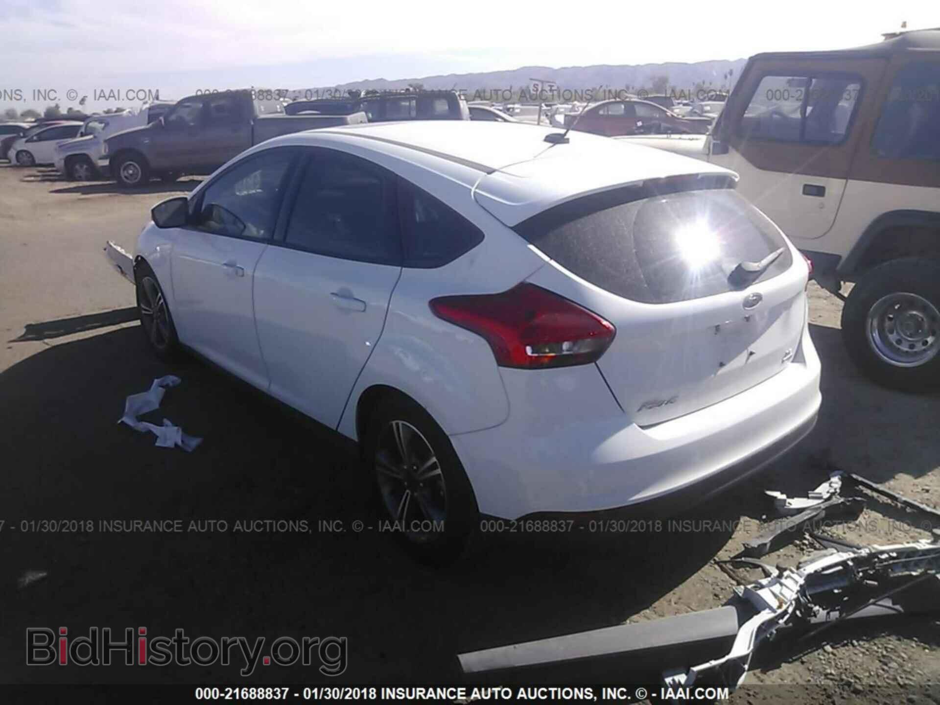2016 Ford Focus - VIN: 1FADP3KE8GL310547 - Фото 3