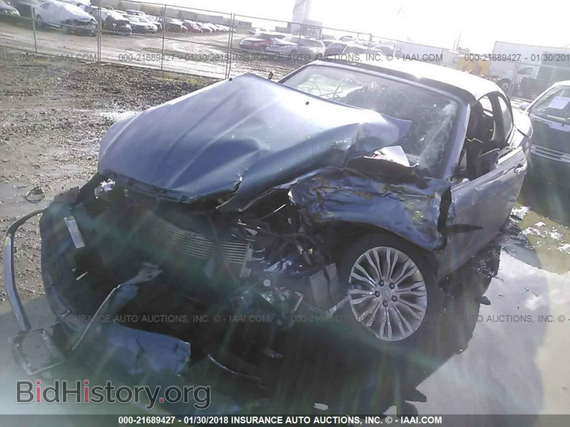 2011 Chrysler 200 - VIN: 1C3BC7EG9BN596878 - Photo 2