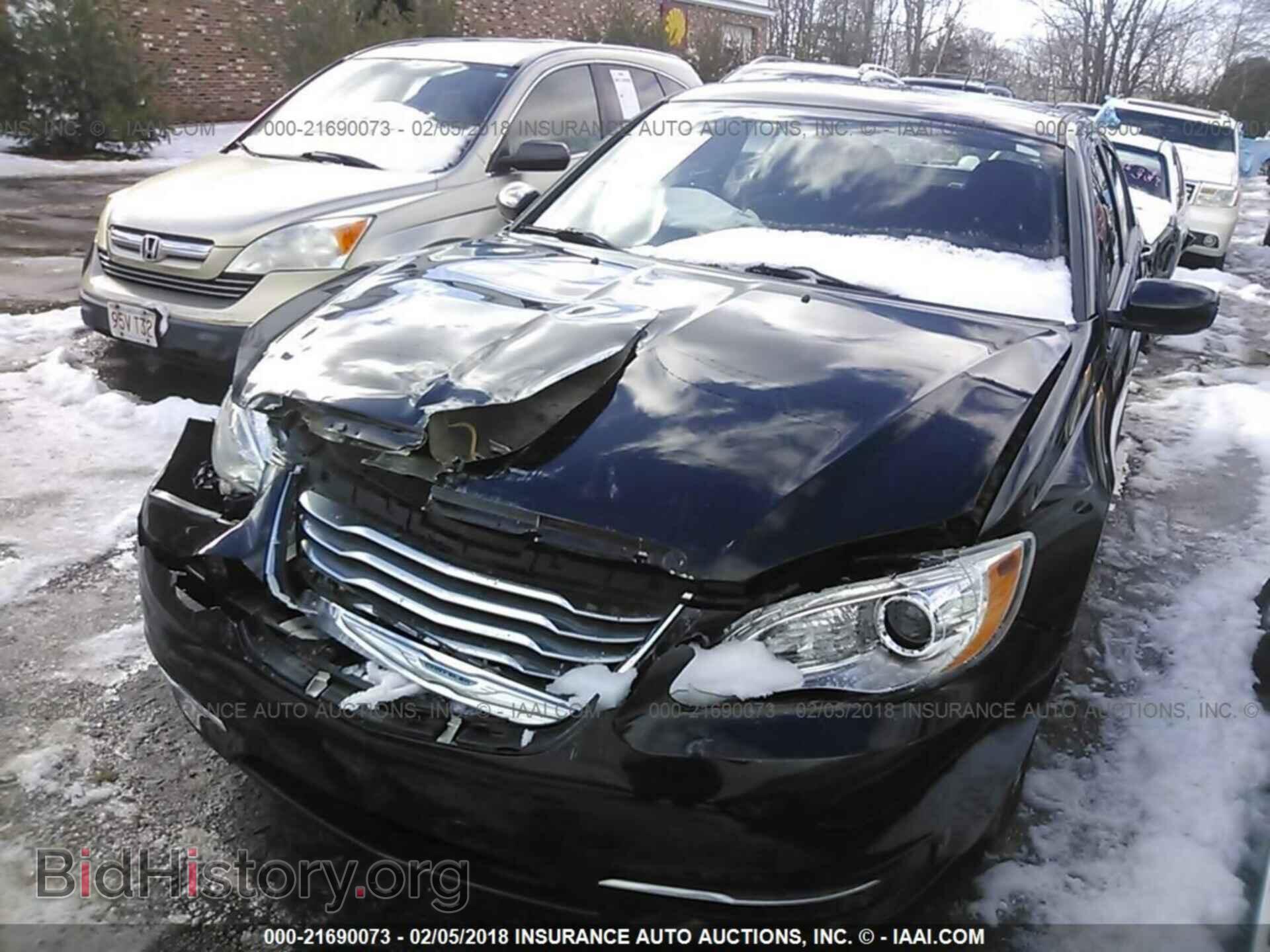 2012 Chrysler 200 - VIN: 1C3CCBBB8CN135141 - Фото 2