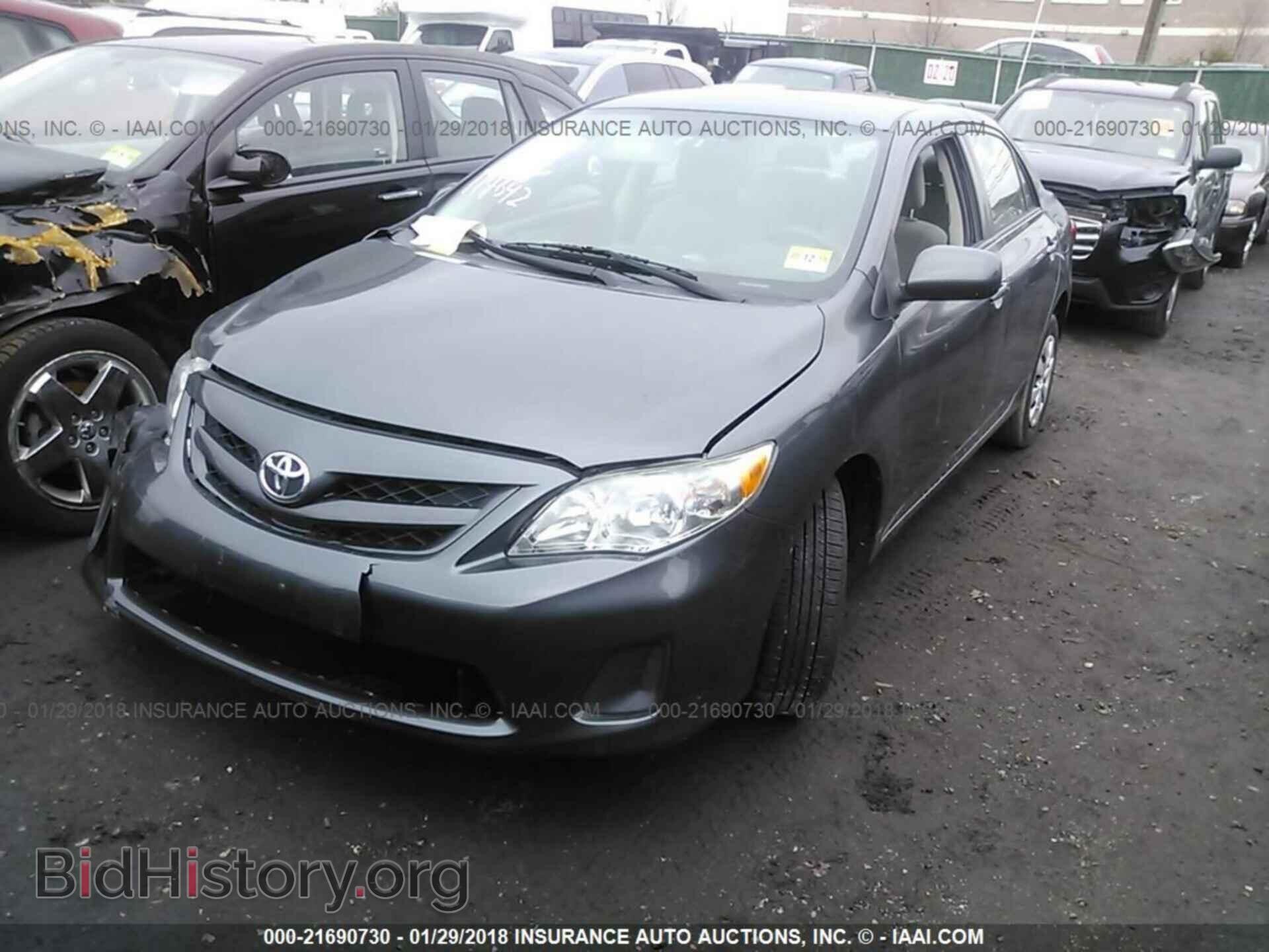 2011 Toyota Corolla - VIN: 2T1BU4EE8BC743720 - Фото 2