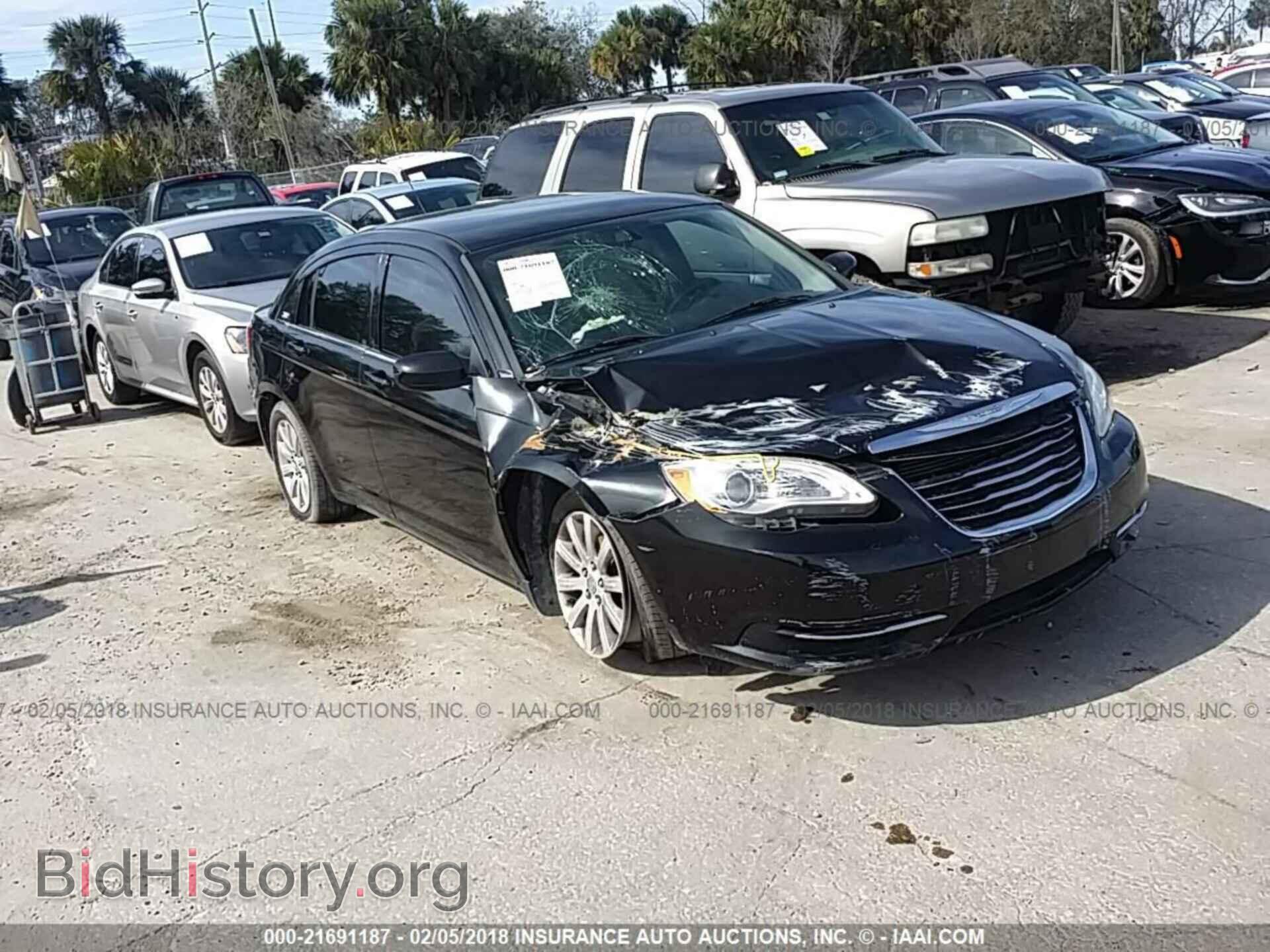 Photo 1C3BC1FB2BN500539 - Chrysler 200 2011