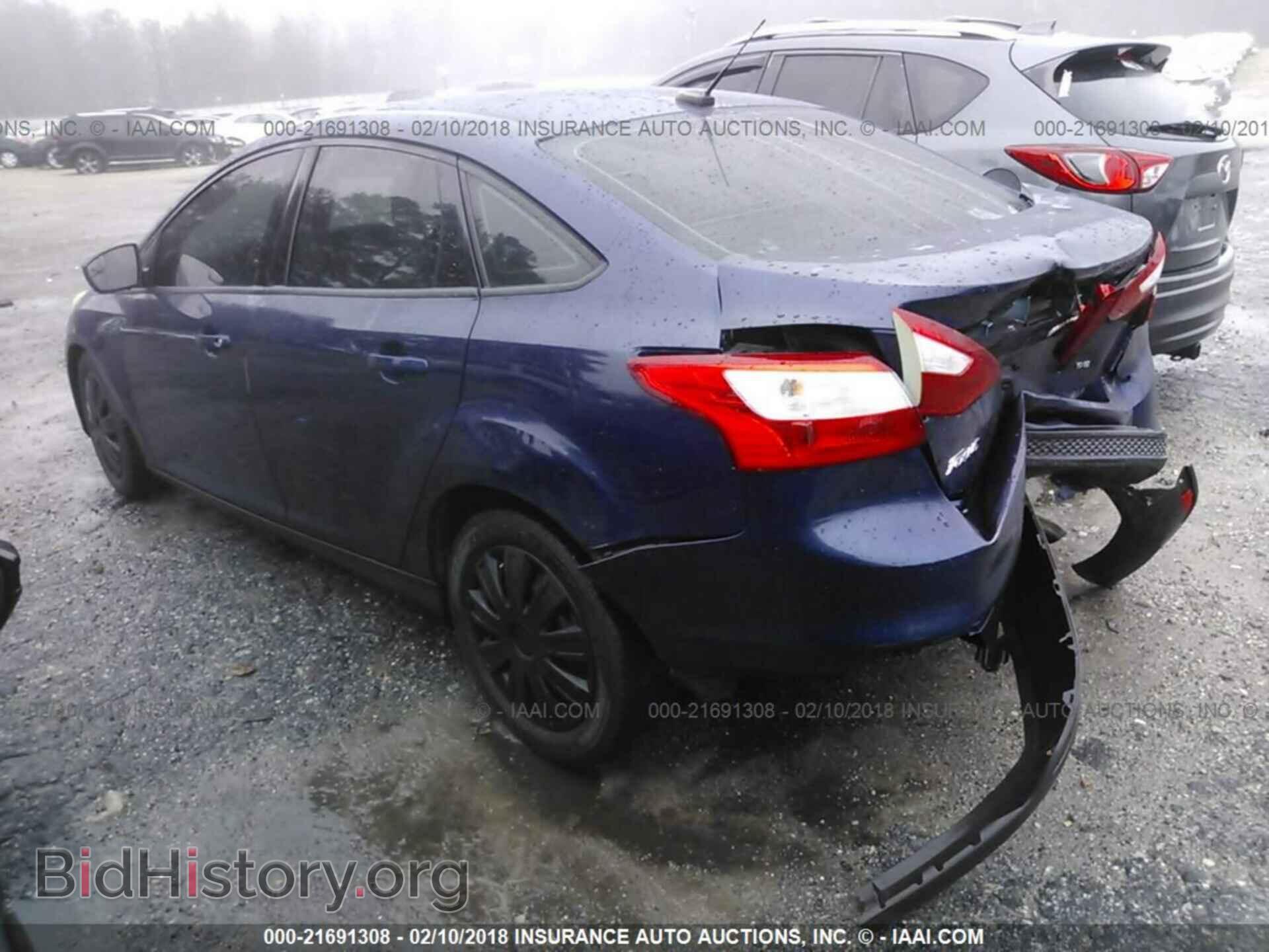 2012 Ford Focus - VIN: 1FAHP3F20CL157495 - Фото 3