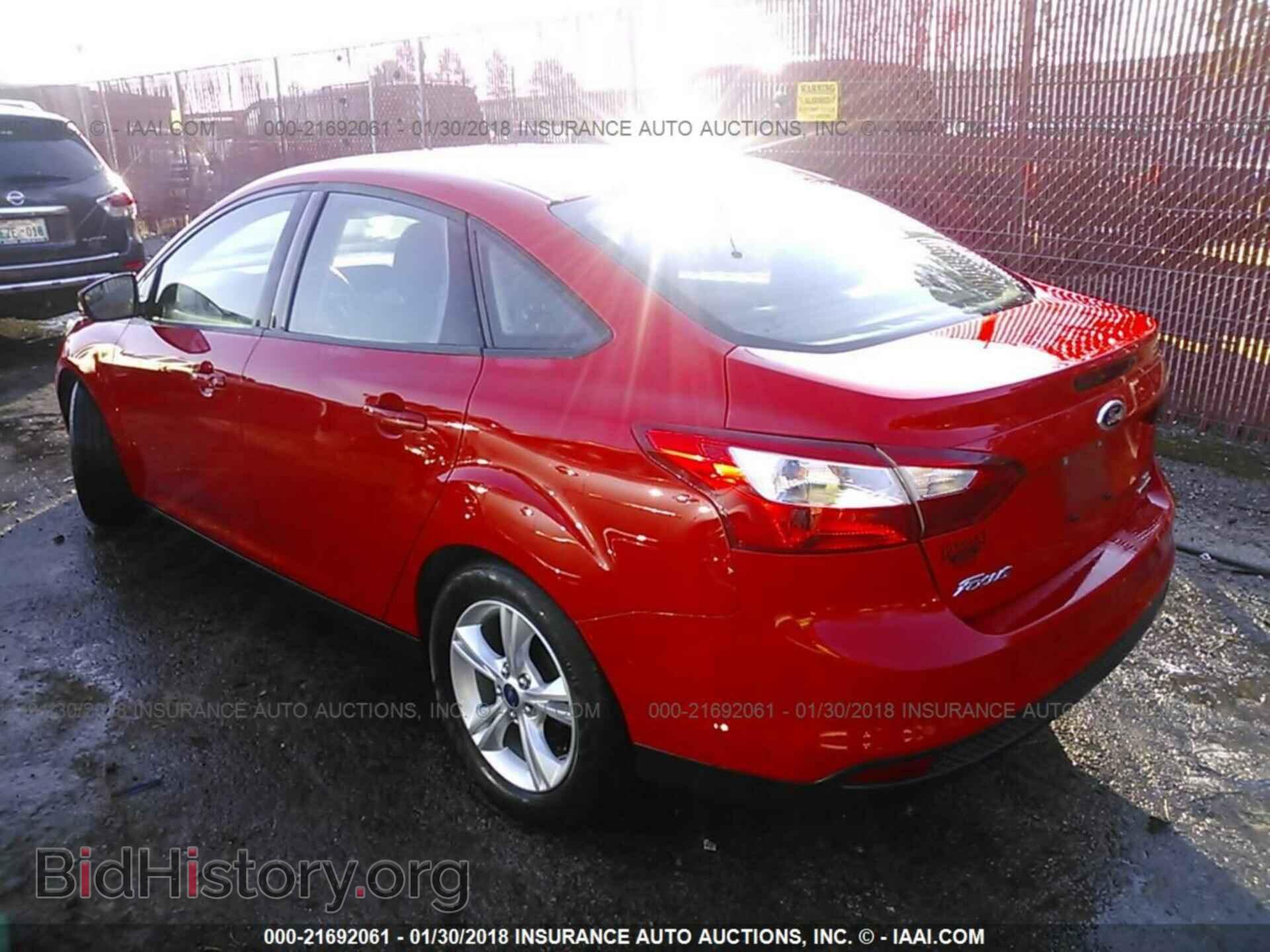 2014 Ford Focus - VIN: 1FADP3F22EL208612 - Photo 3