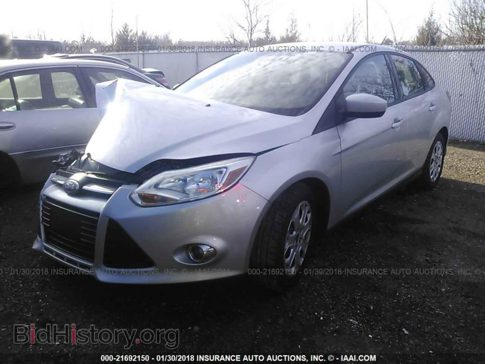 2012 Ford Focus - VIN: 1FAHP3F21CL318193 - Photo 2