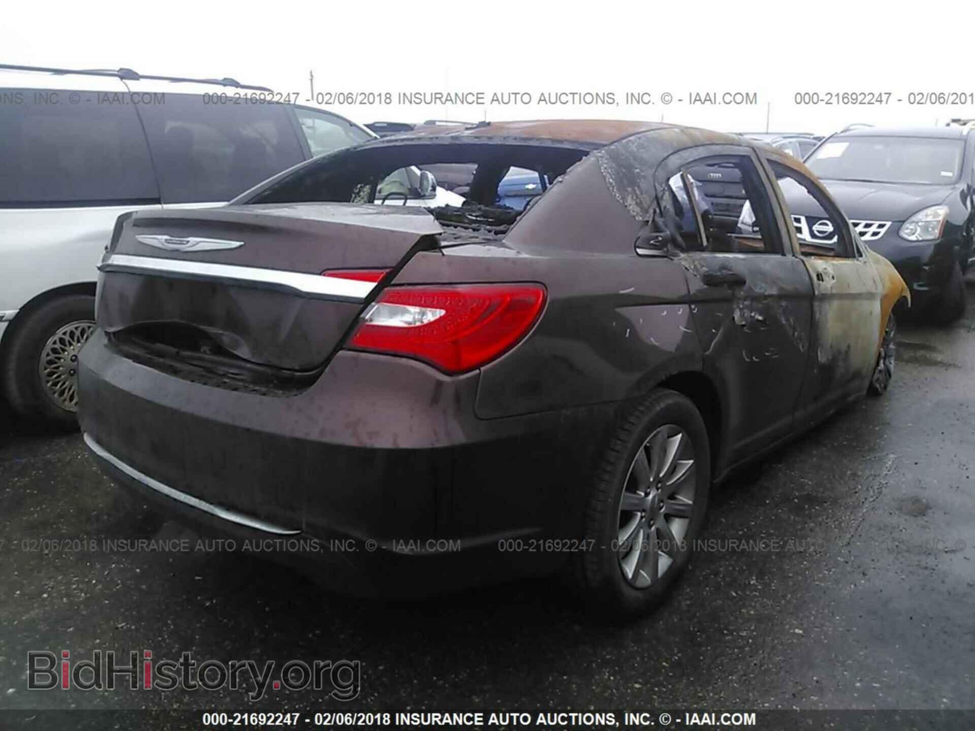 2013 Chrysler 200 - VIN: 1C3CCBBB2DN765934 - Photo 4