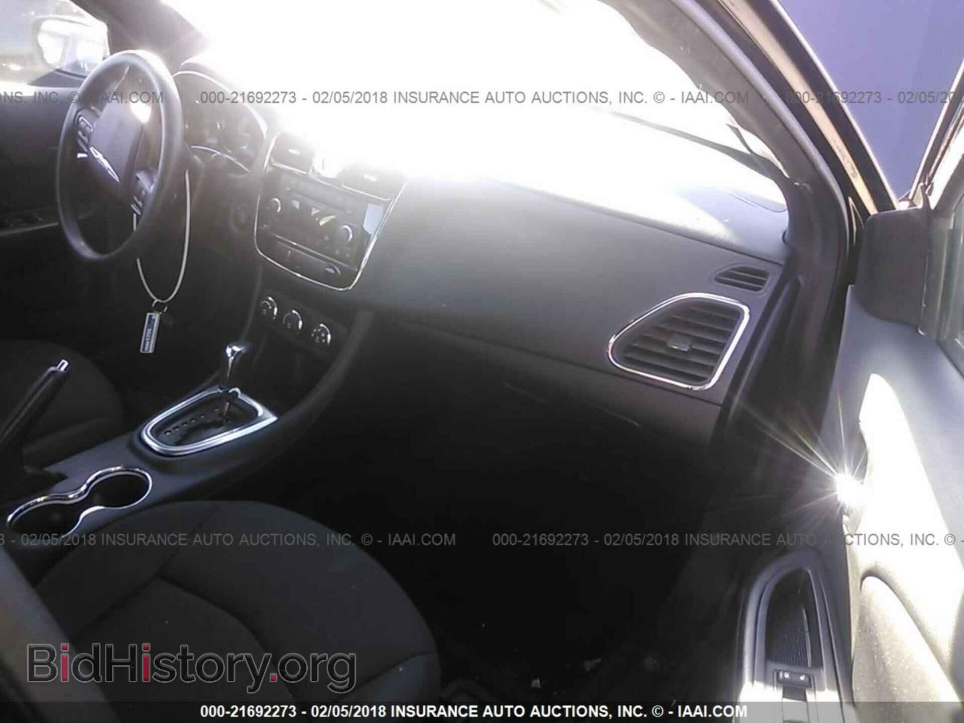 2014 Chrysler 200 - VIN: 1C3CCBAB3EN142325 - Photo 5