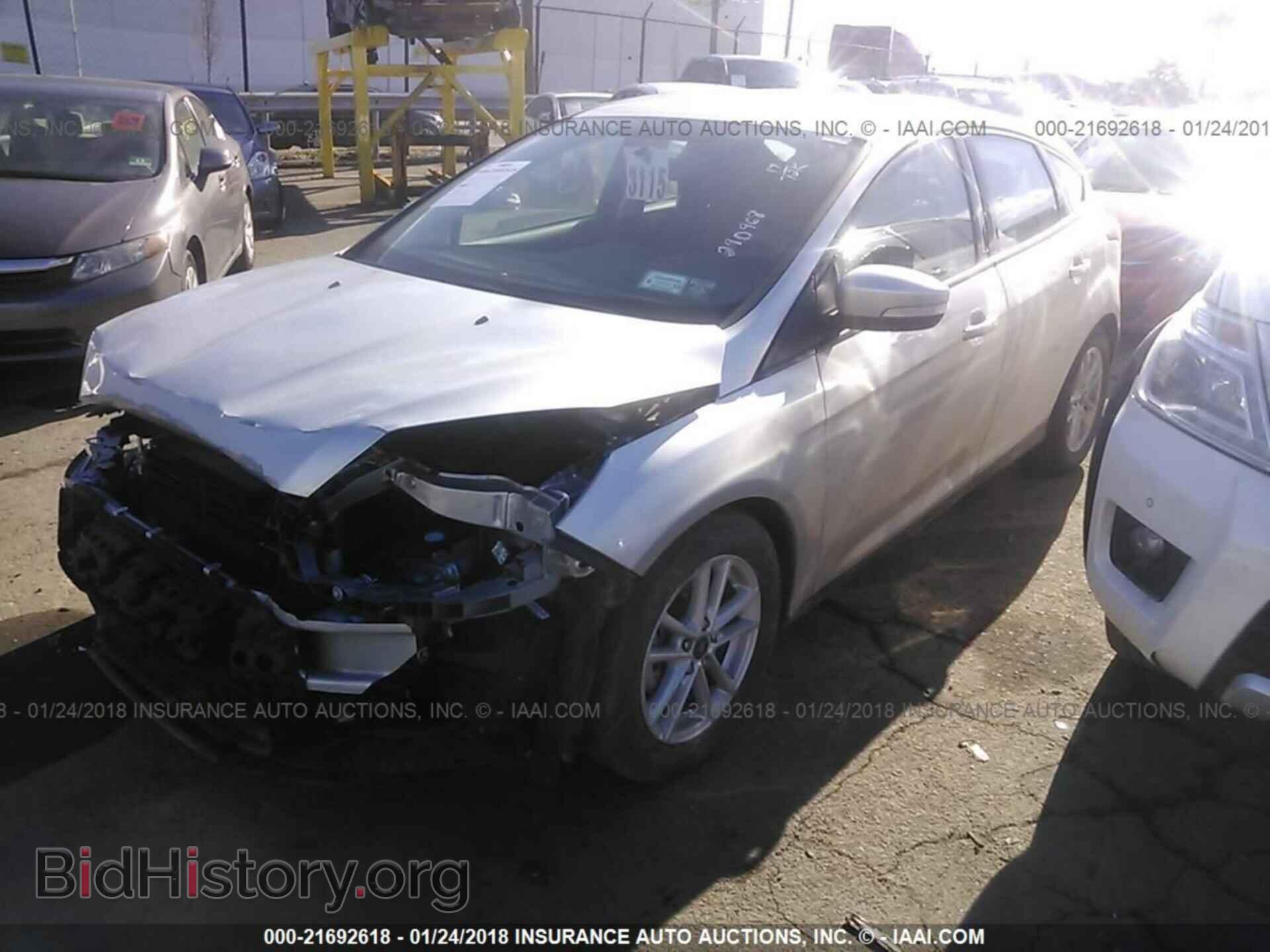 2017 Ford Focus - VIN: 1FADP3K28HL290968 - Photo 2