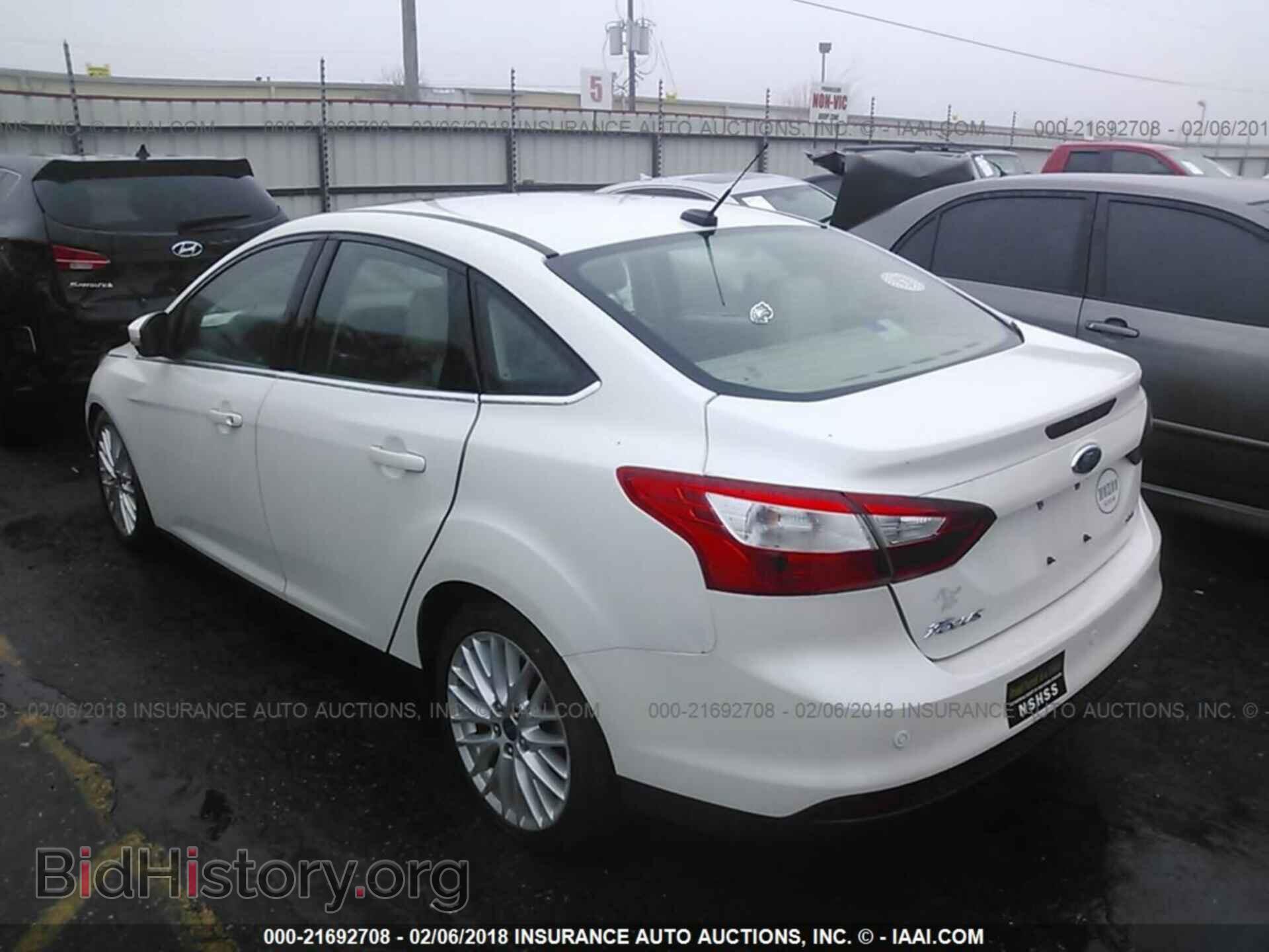 2012 Ford Focus - VIN: 1FAHP3H23CL289681 - Photo 3