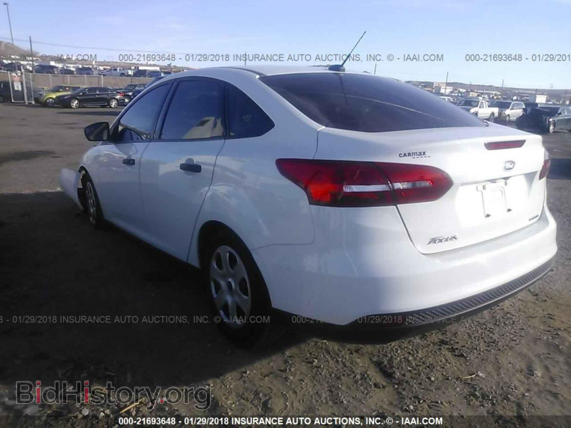 2016 Ford Focus - VIN: 1FADP3E2XGL384103 - Фото 3
