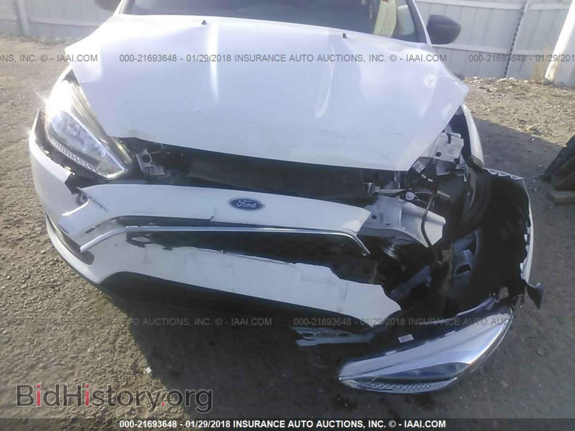 2016 Ford Focus - VIN: 1FADP3E2XGL384103 - Фото 6