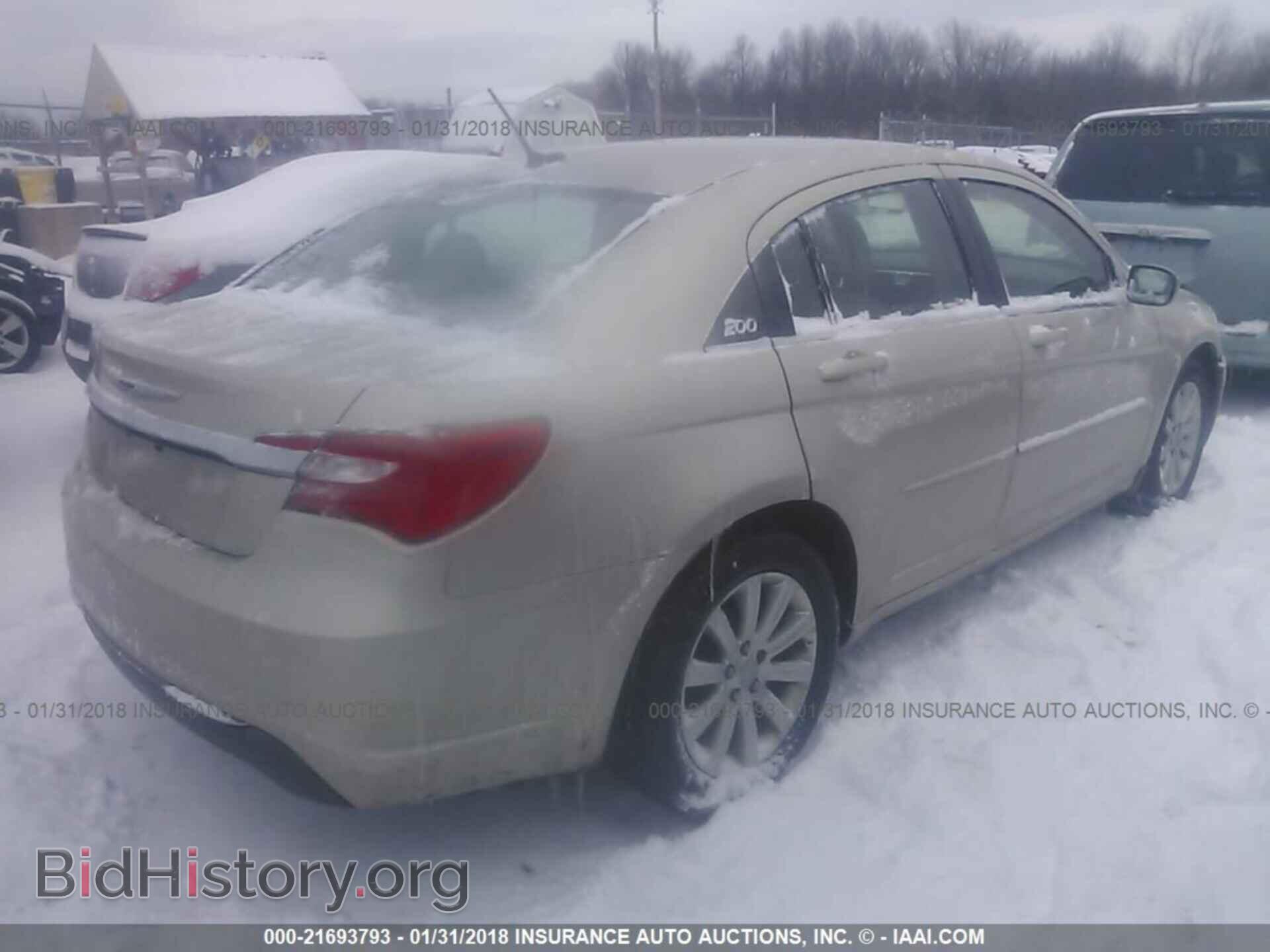 2013 Chrysler 200 - VIN: 1C3CCBBG5DN743017 - Фото 4