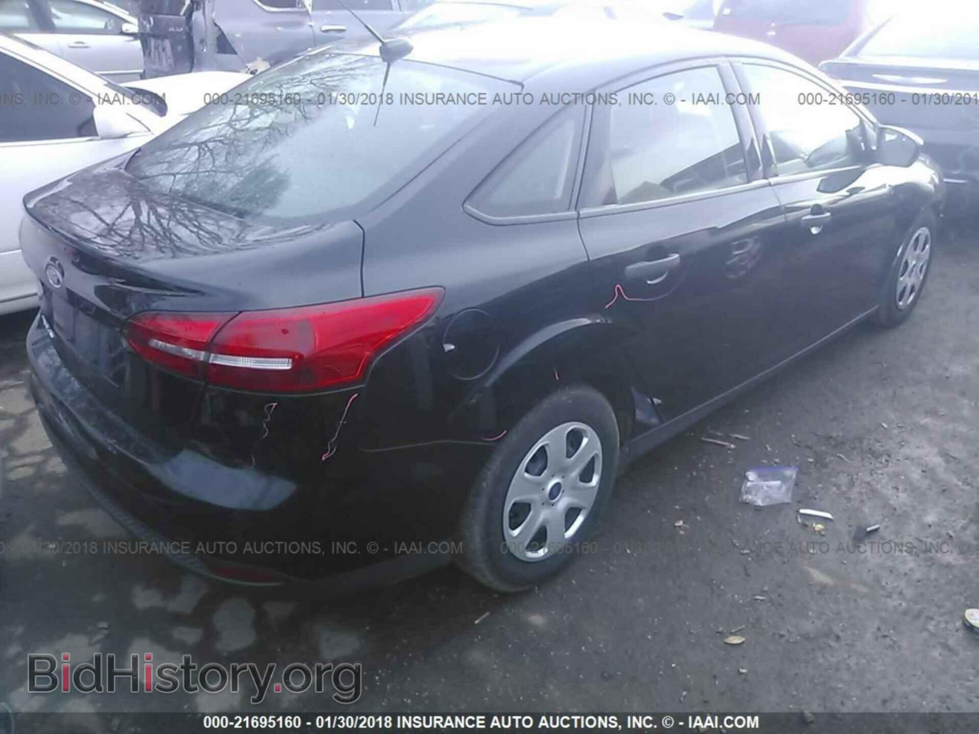 2016 Ford Focus - VIN: 1FADP3E22GL382166 - Фото 4