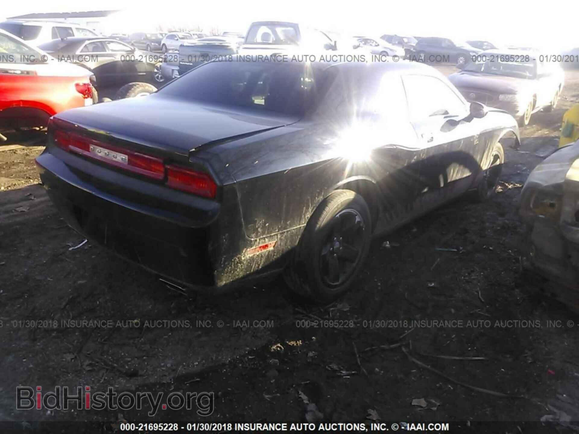 2014 Dodge Challenger - VIN: 2C3CDYAGXEH103977 - Фото 4