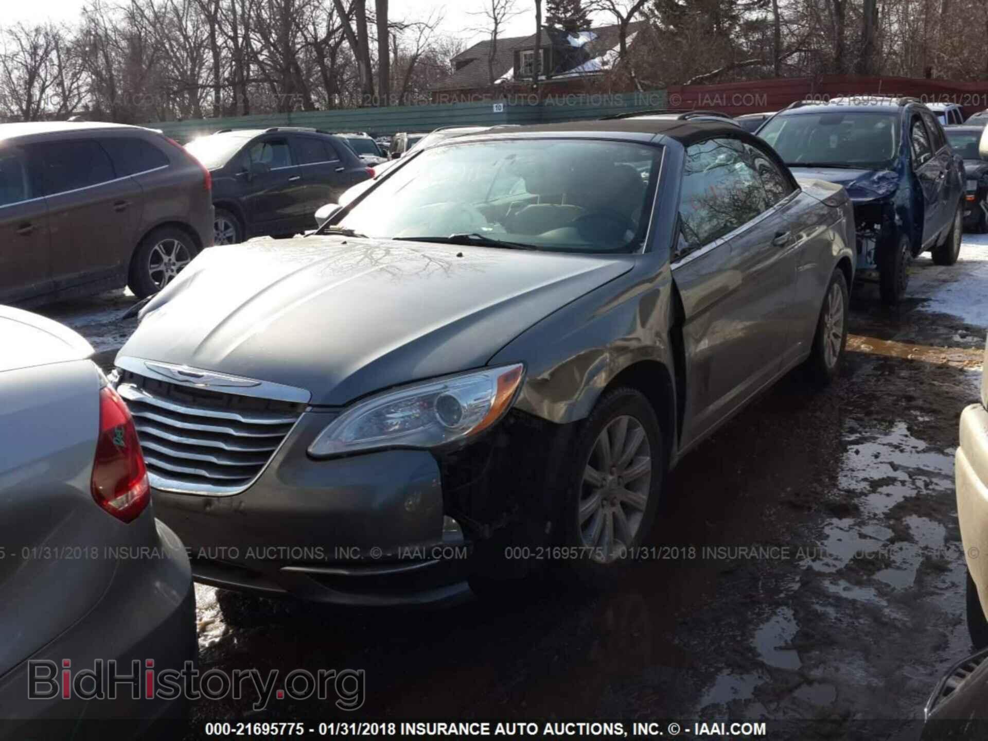 2012 Chrysler 200 - VIN: 1C3BCBEB4CN123768 - Photo 2