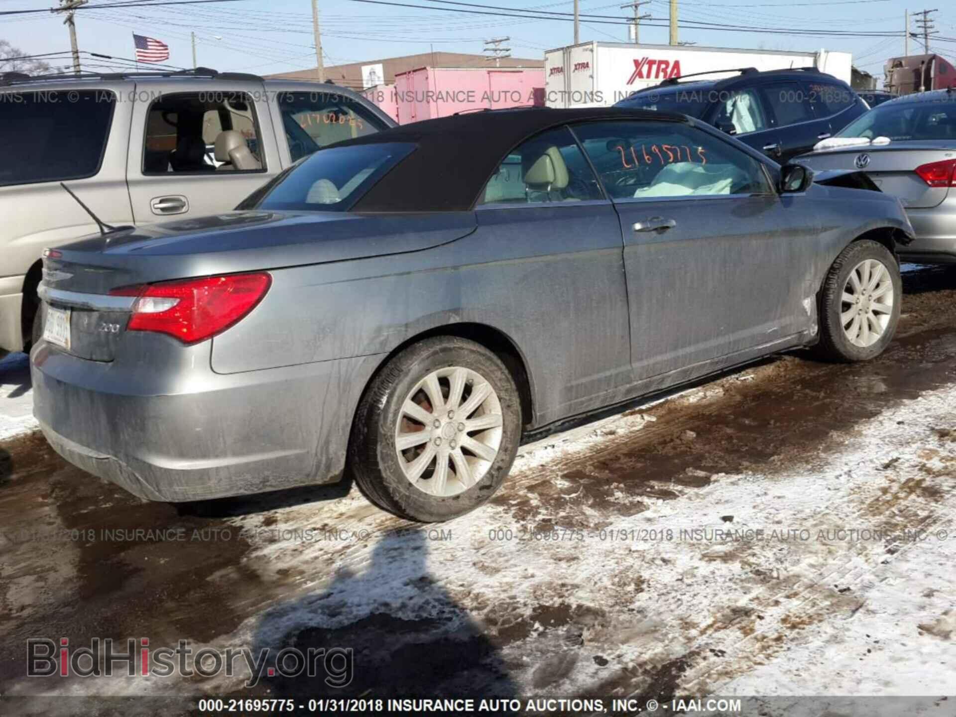 2012 Chrysler 200 - VIN: 1C3BCBEB4CN123768 - Photo 4