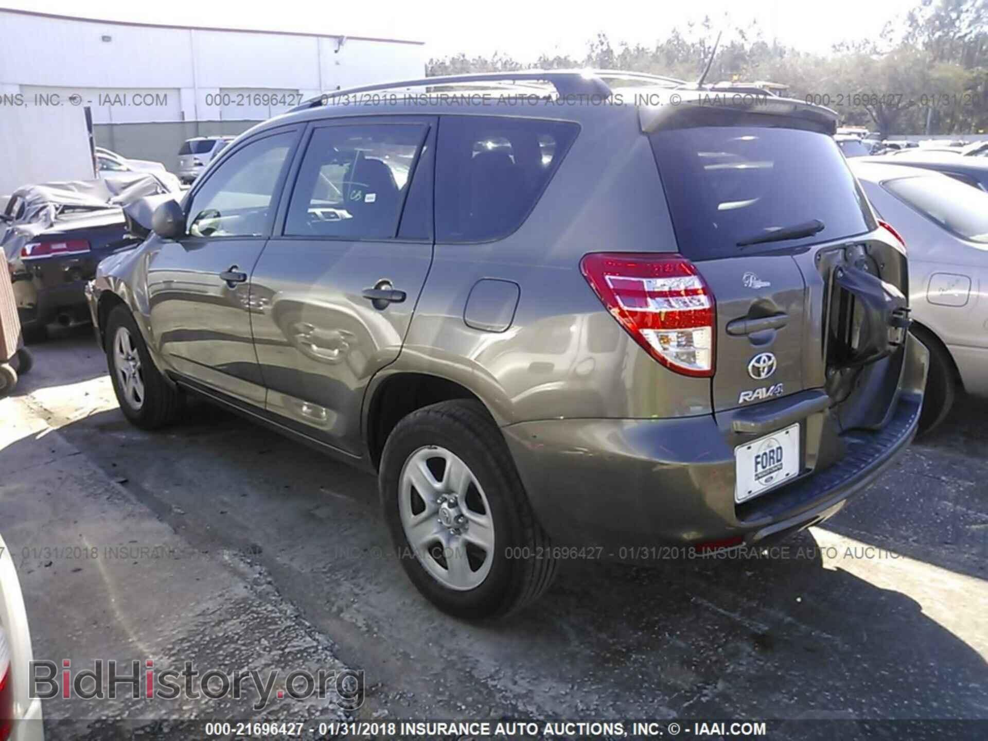 2011 Toyota Rav4 - VIN: 2T3KF4DV8BW090310 - Фото 3