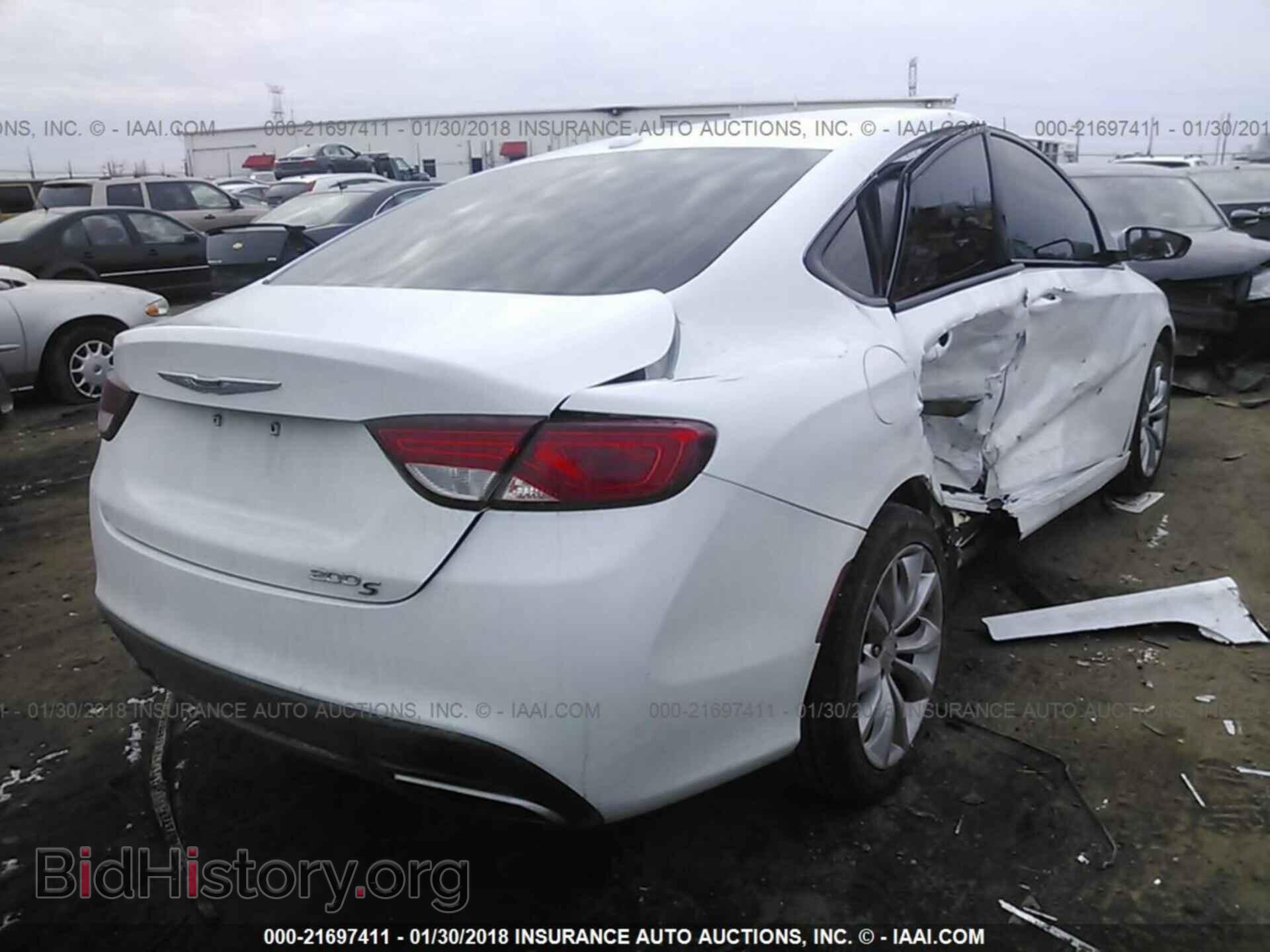 2015 Chrysler 200 - VIN: 1C3CCCBB5FN719667 - Photo 4