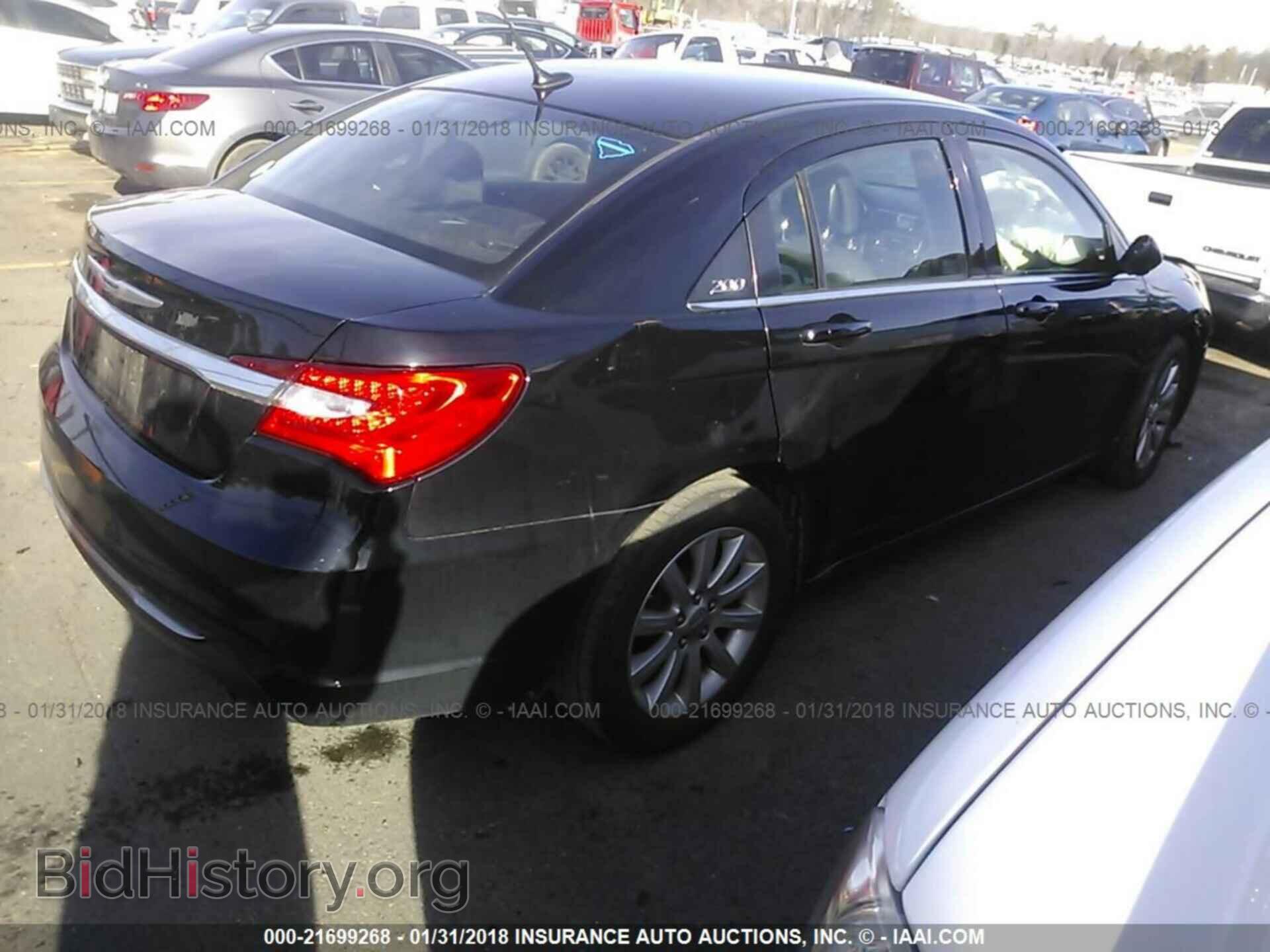 2013 Chrysler 200 - VIN: 1C3CCBBB8DN764044 - Фото 4
