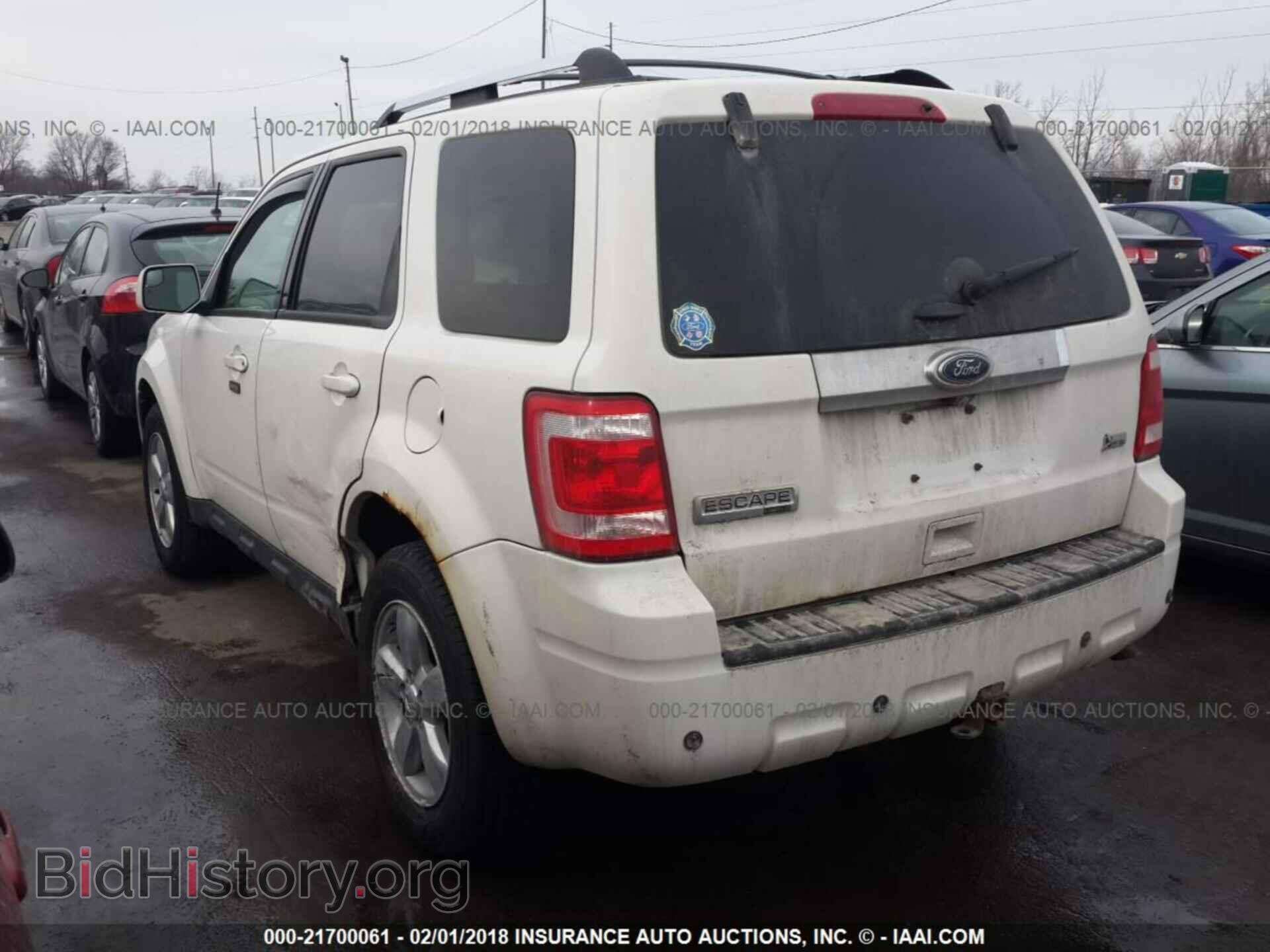 2011 Ford Escape - VIN: 1FMCU0EG0BKC02945 - Фото 3